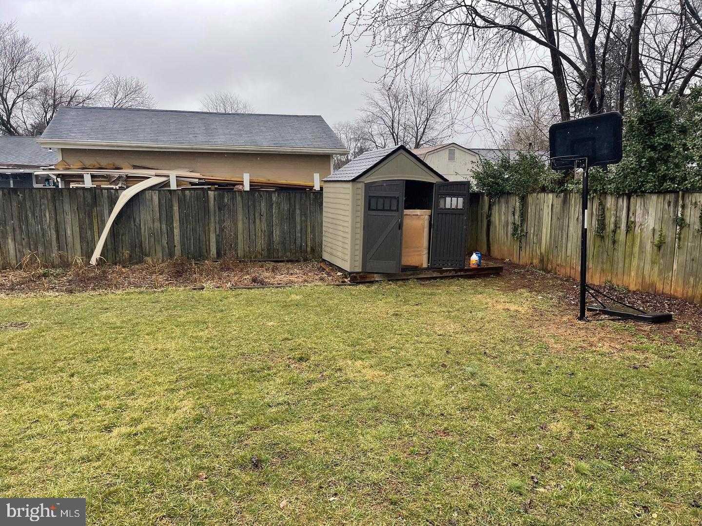 1100 N Sterling Blvd photo 34