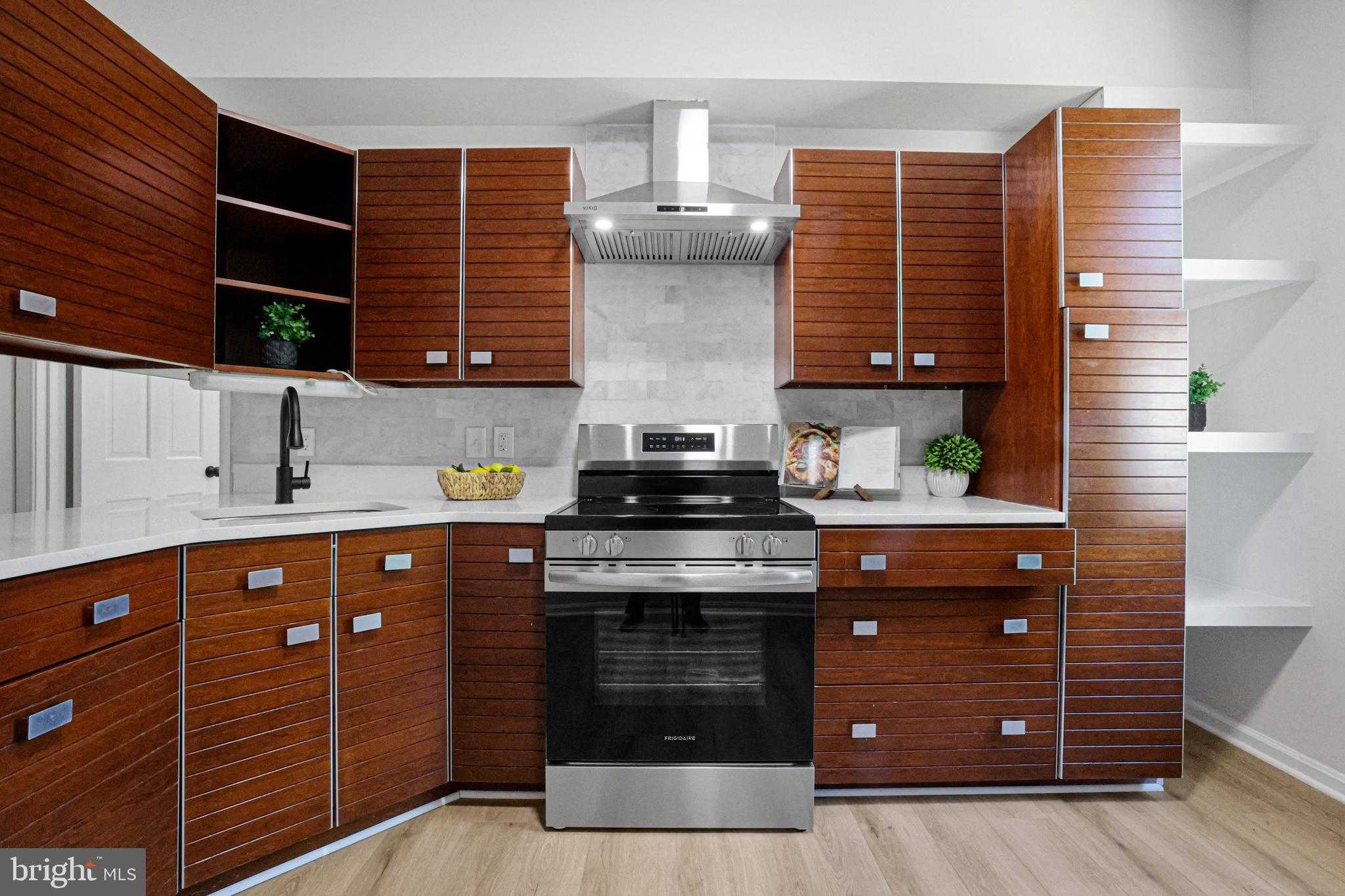 9933 Dellcastle Rd photo 31