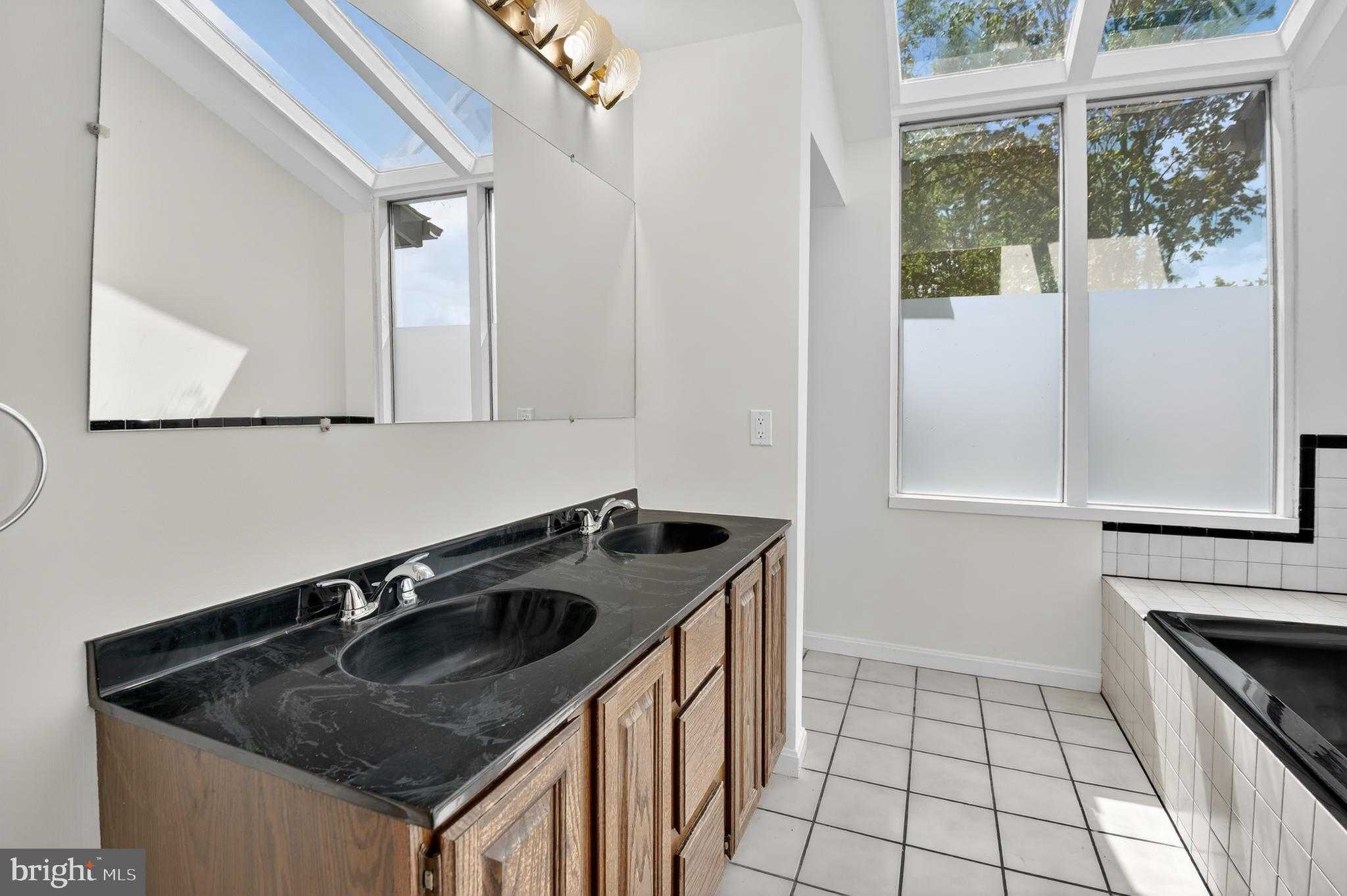 6310 E Halbert Rd photo 16