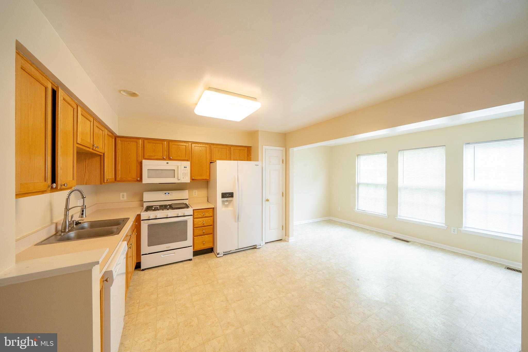 990 Fernhill Rd photo 18