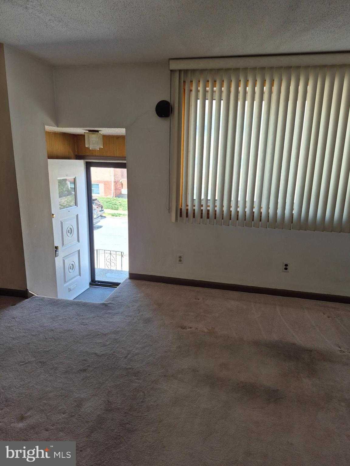 240 Rock St photo 3