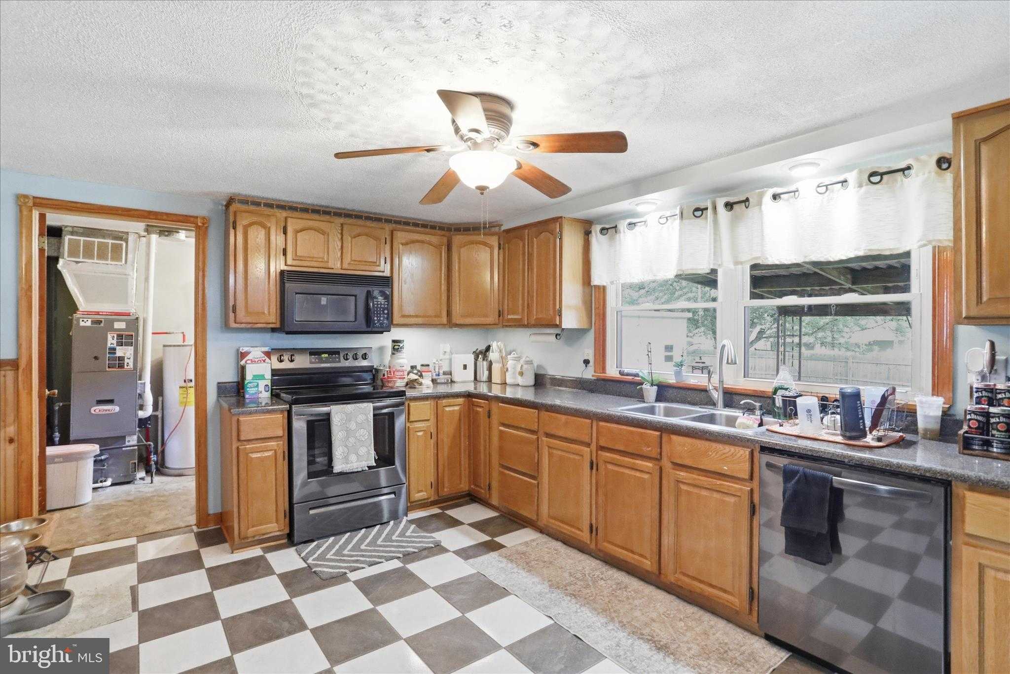 1025 Carolina Ave photo 6
