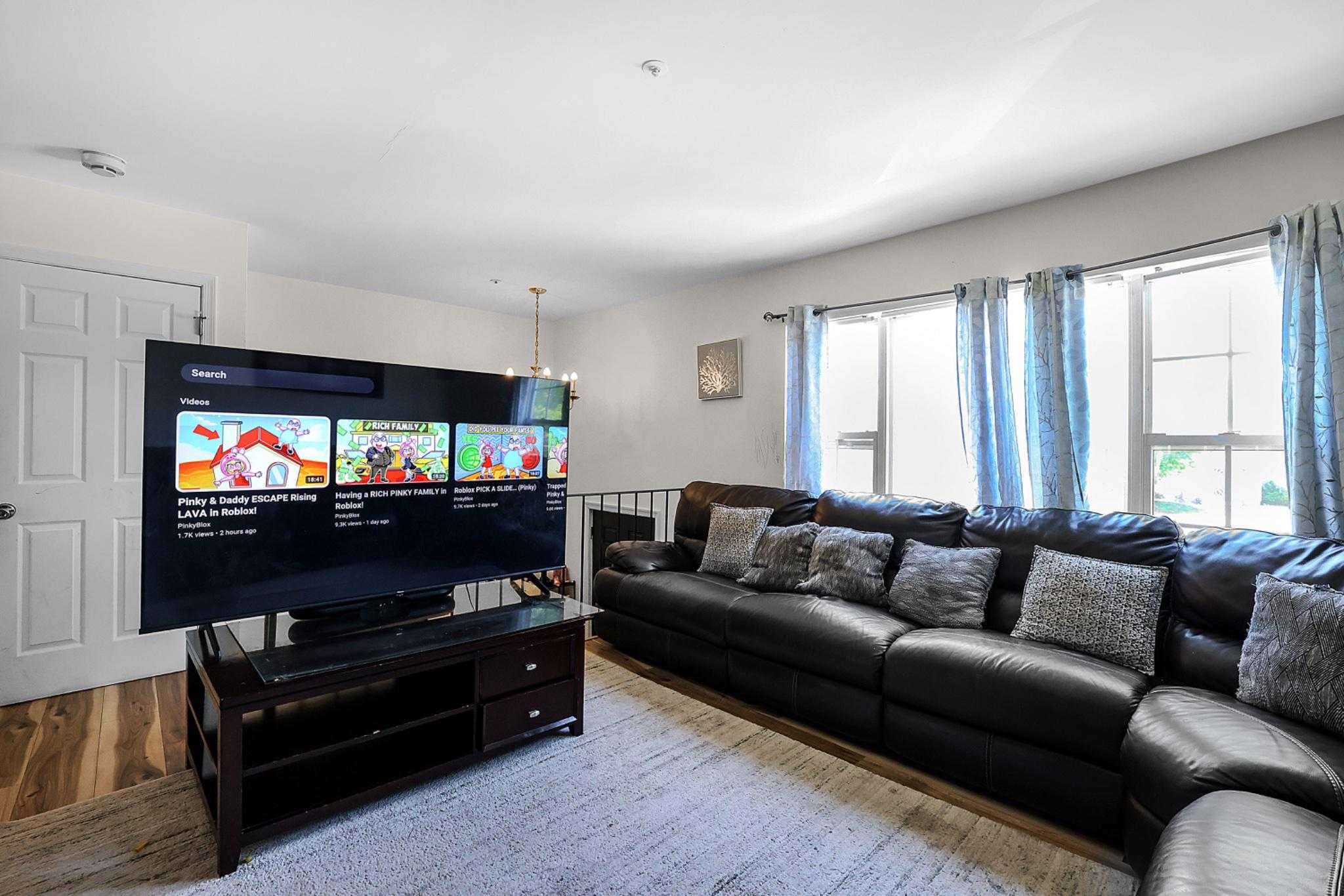 5743 Regency Ln photo 4