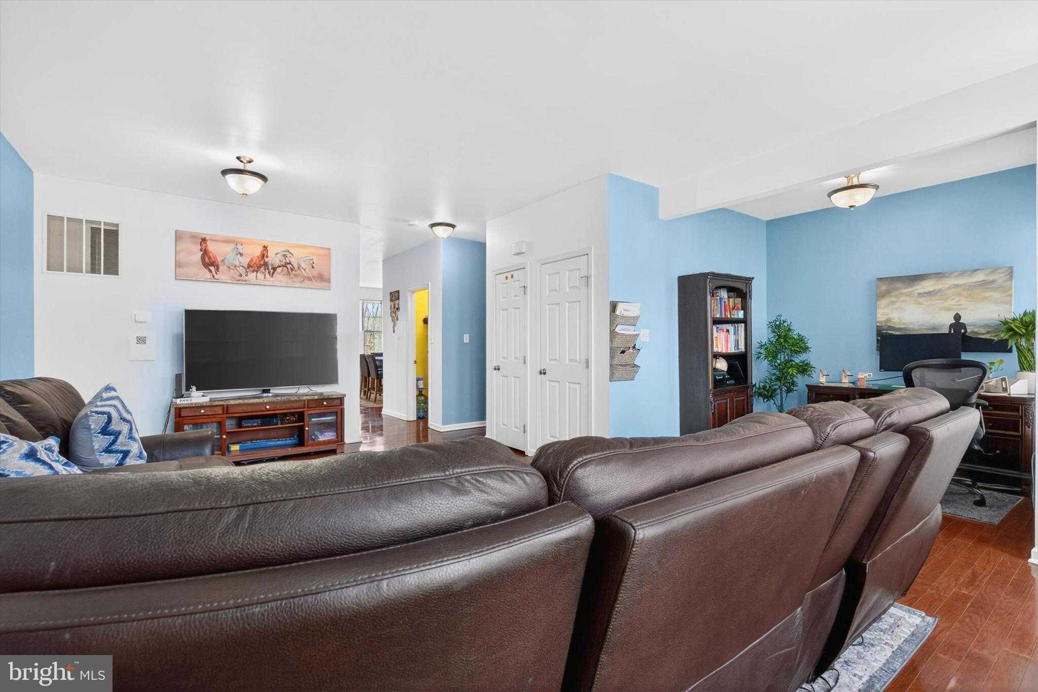 407 Brook Meadow Dr photo 9
