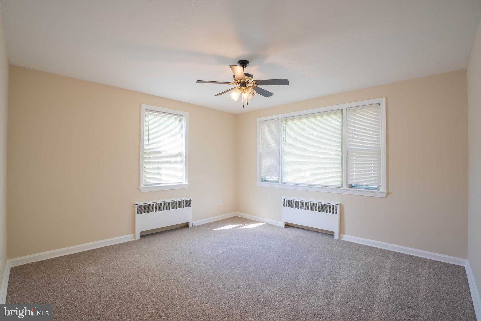 332 Madison St photo 12