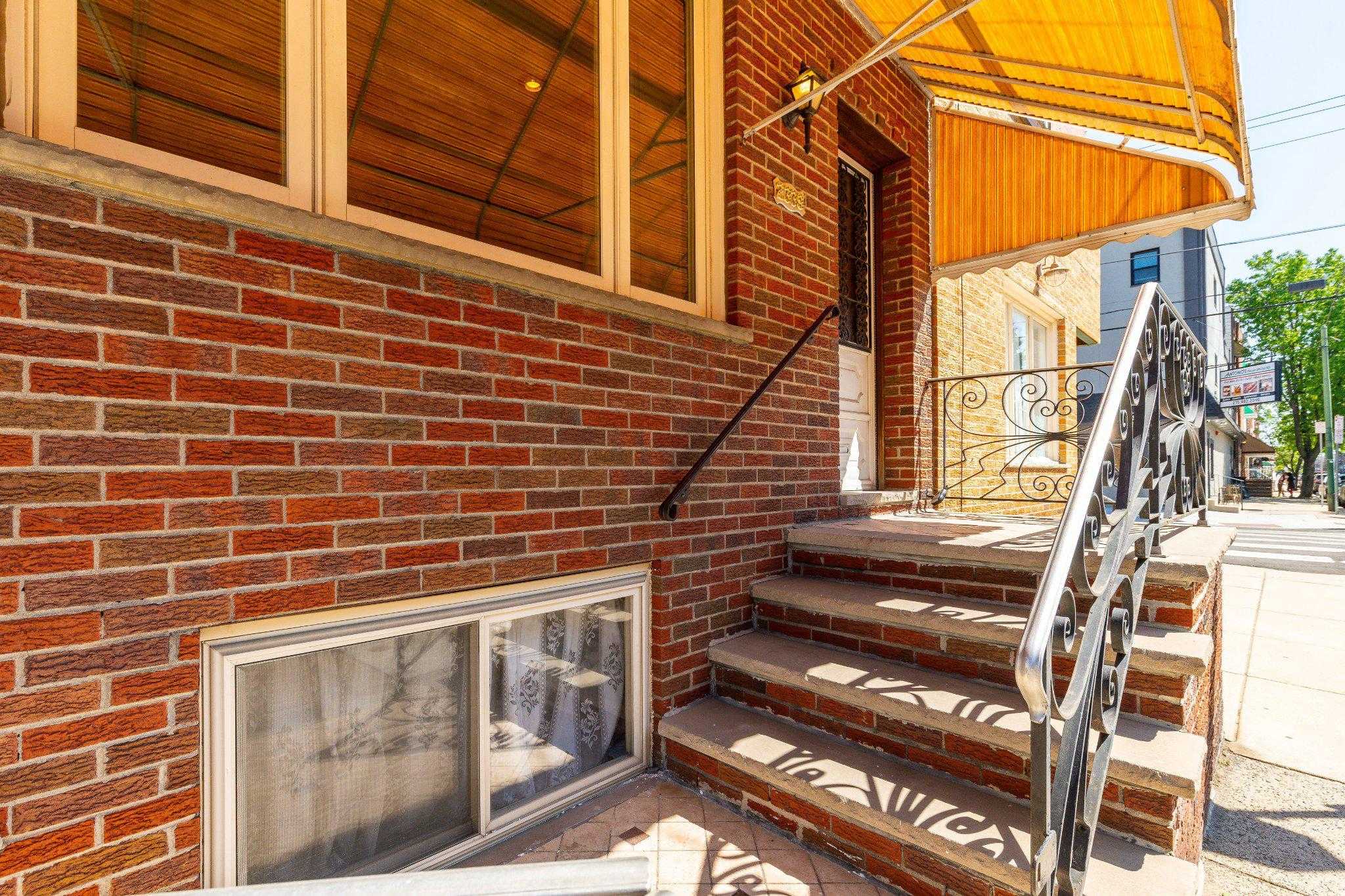 2339 S 12th St, Philadelphia