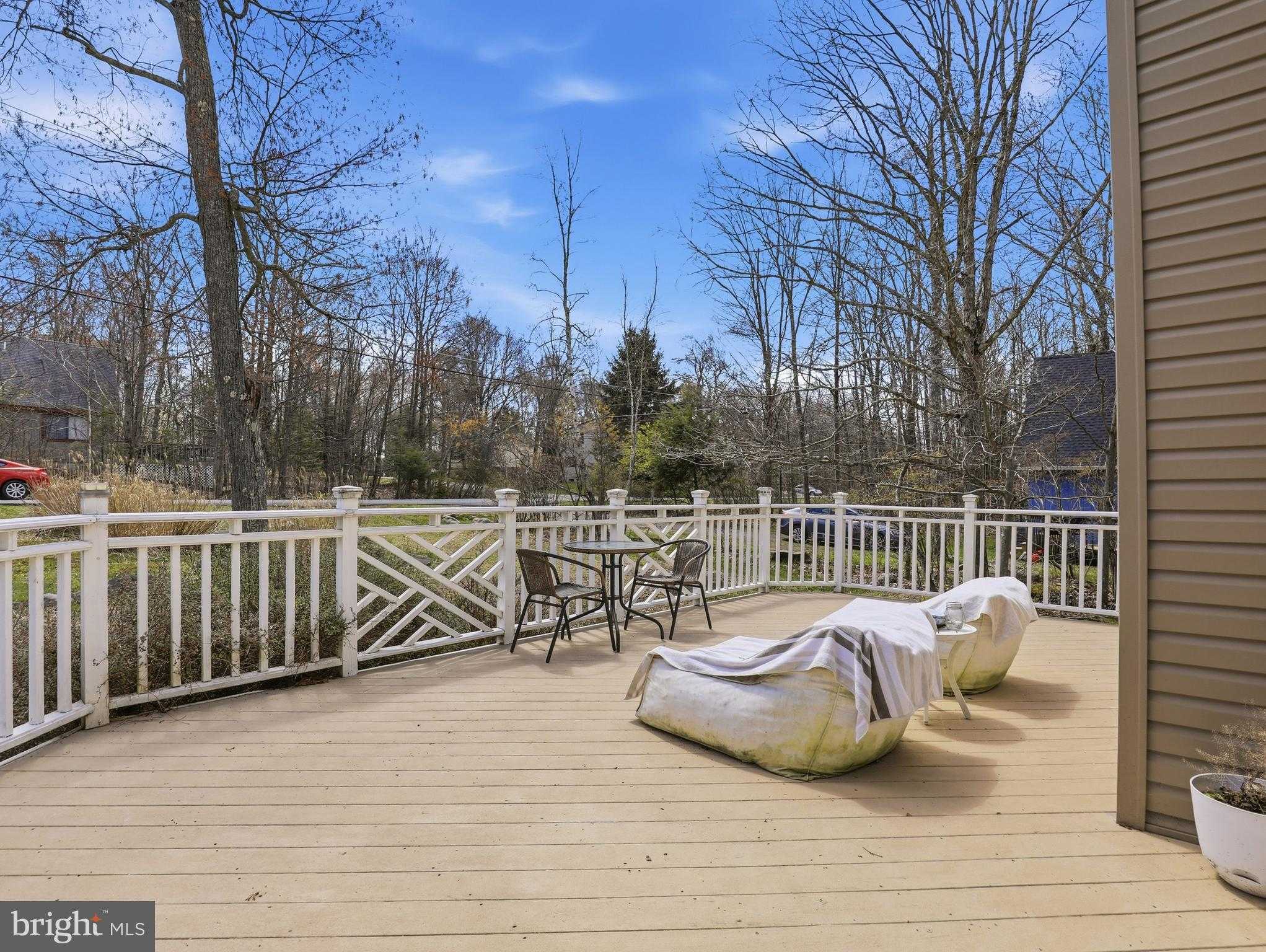 61 Floral Dr photo 27