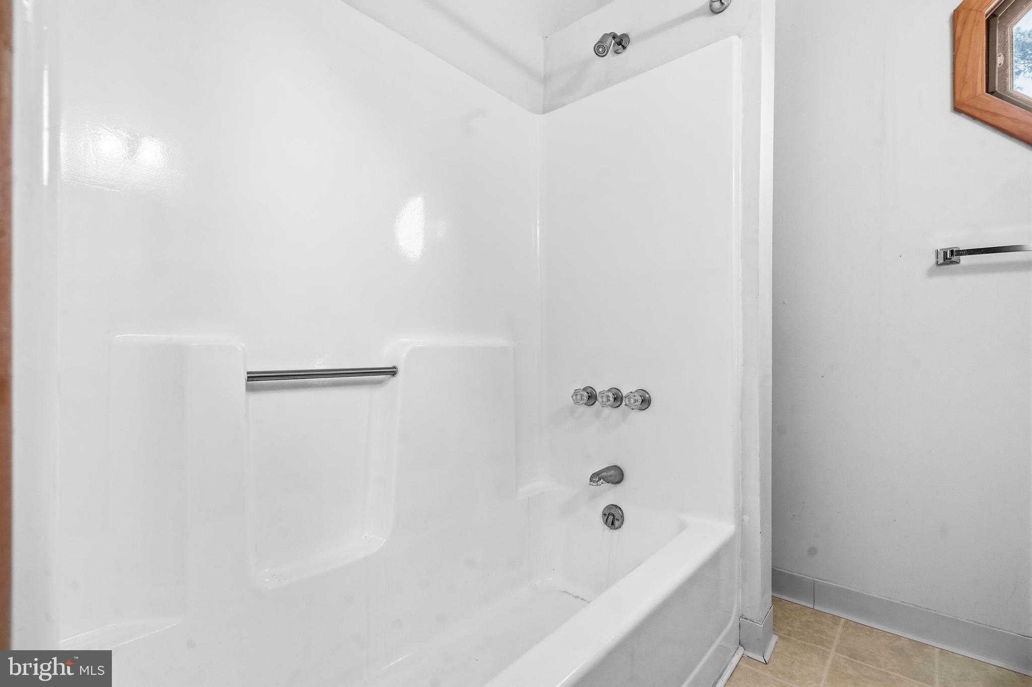38040 Beach Rd photo 33