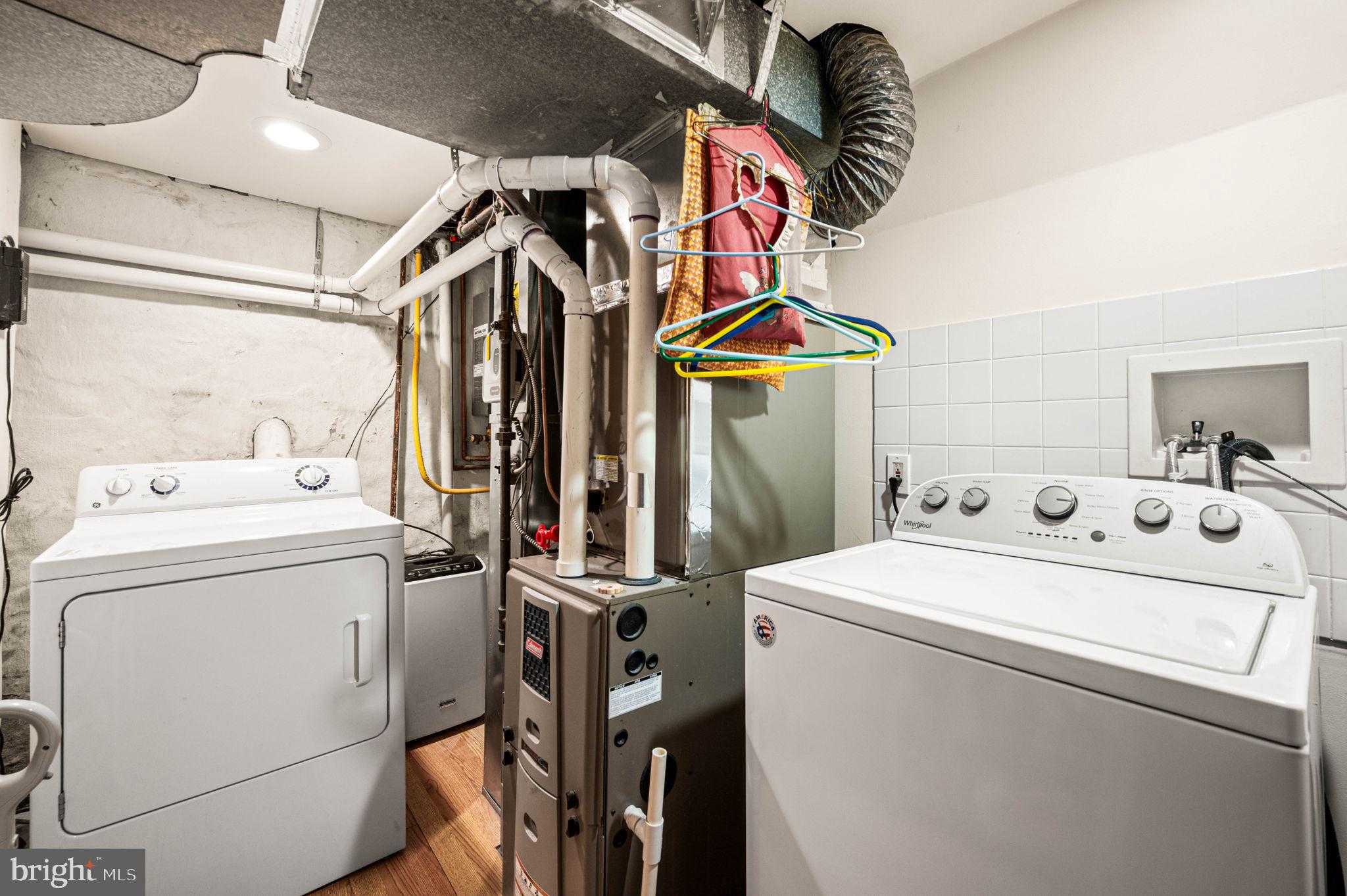 481 Maplewood Rd photo 27