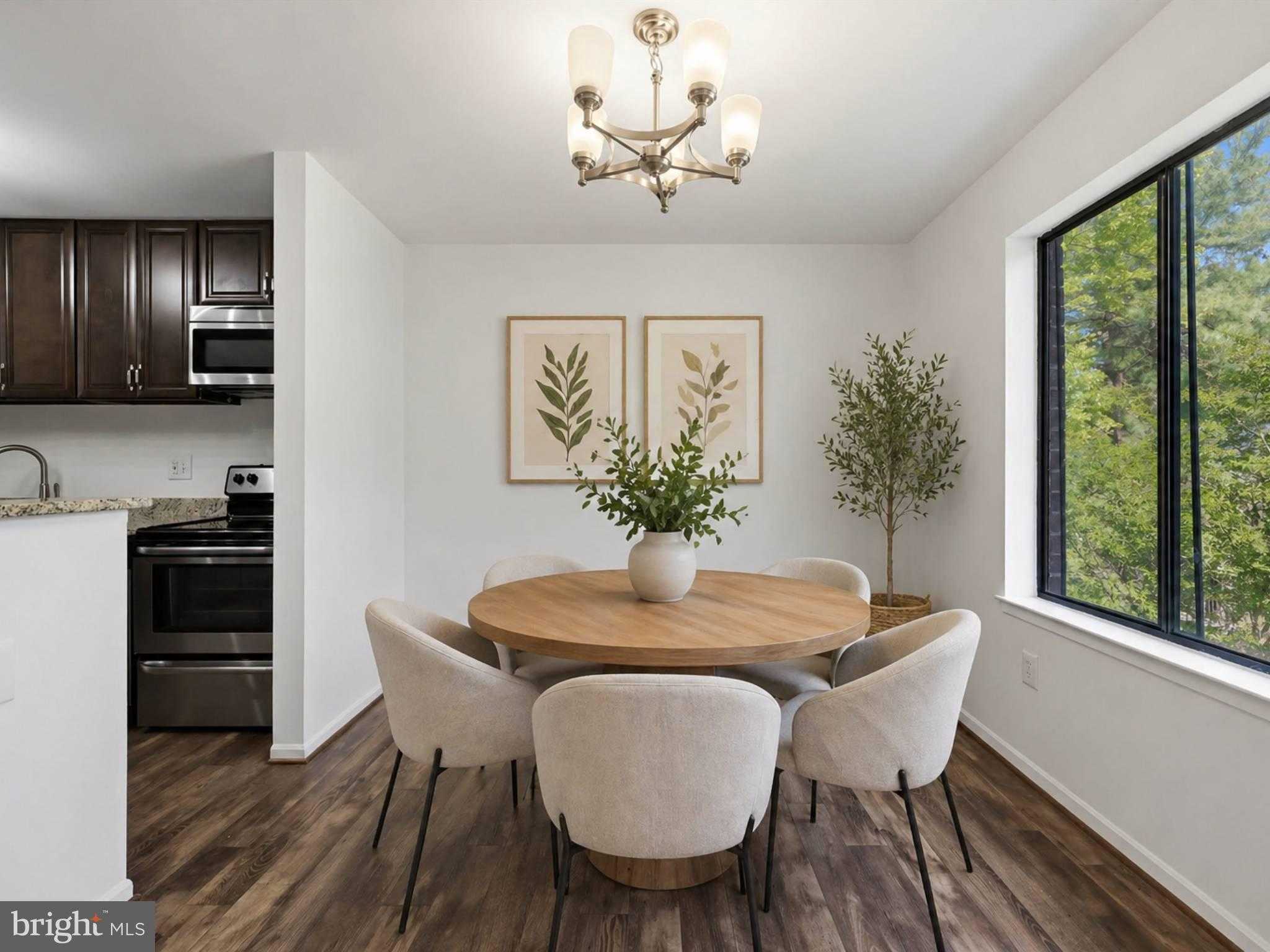 9730 Kingsbridge Dr Apt 303 photo 17