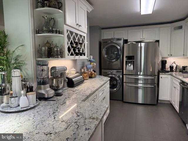 203 Yoakum Pkwy, Alexandria