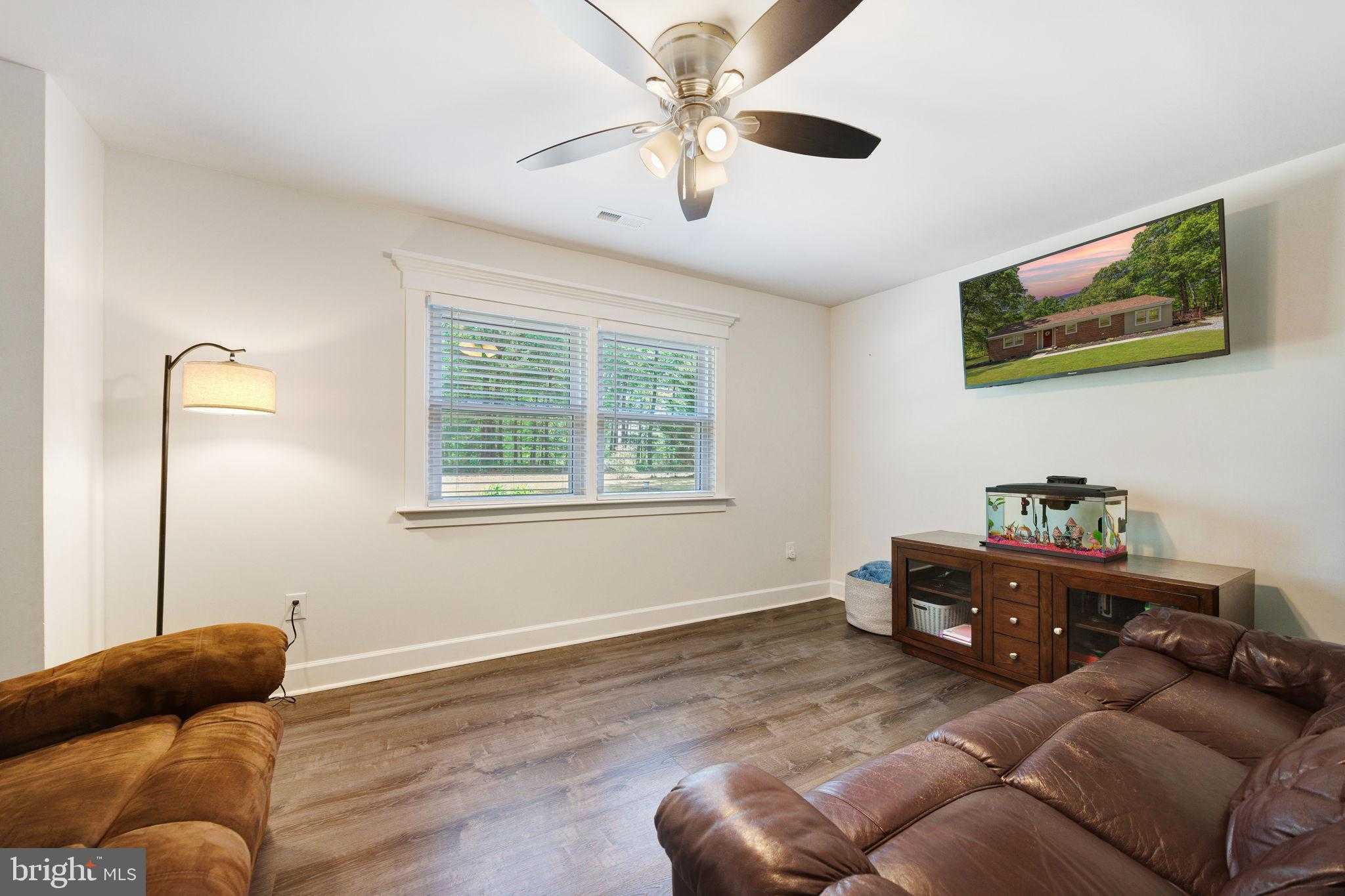 919 Chalklevel Rd photo 8