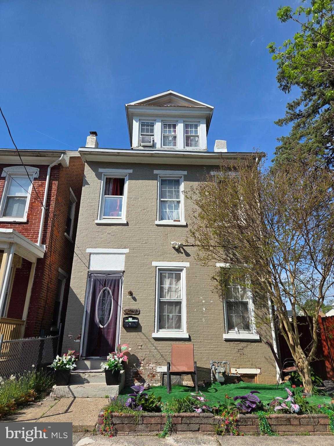 427 Walnut St