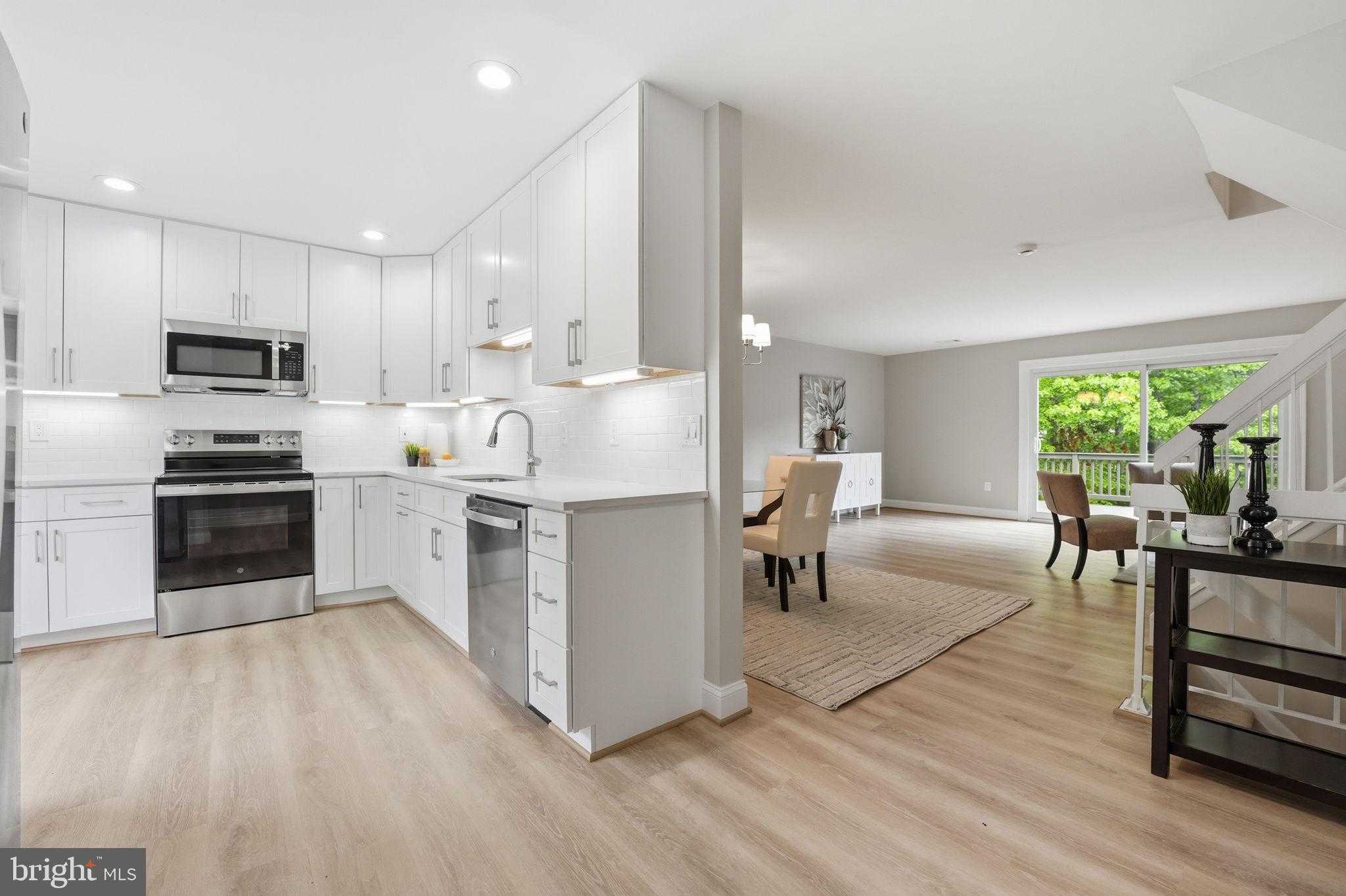 6045 Hollow Knoll CT photo 4