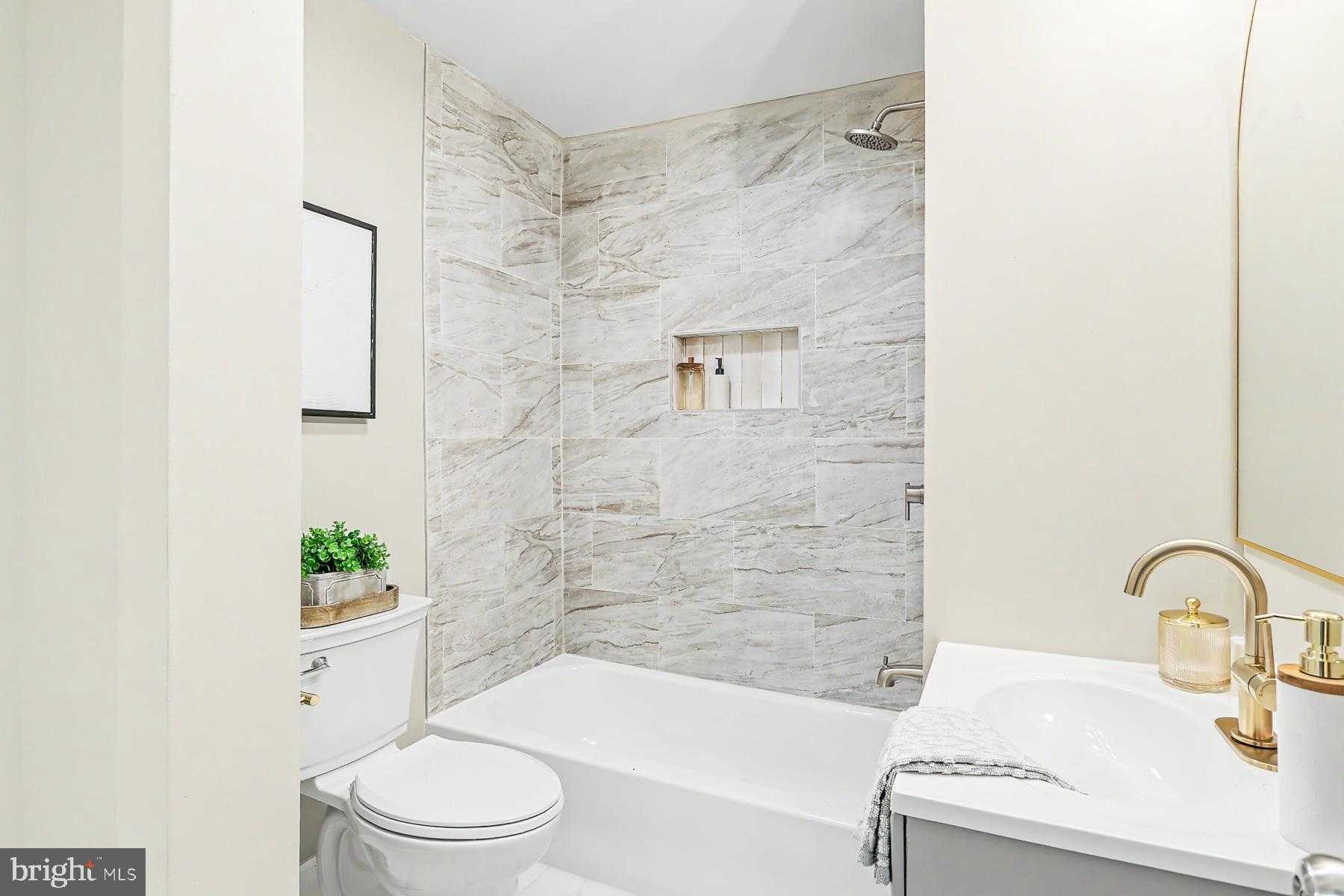 24 Rose Of Sharon Dr photo 15