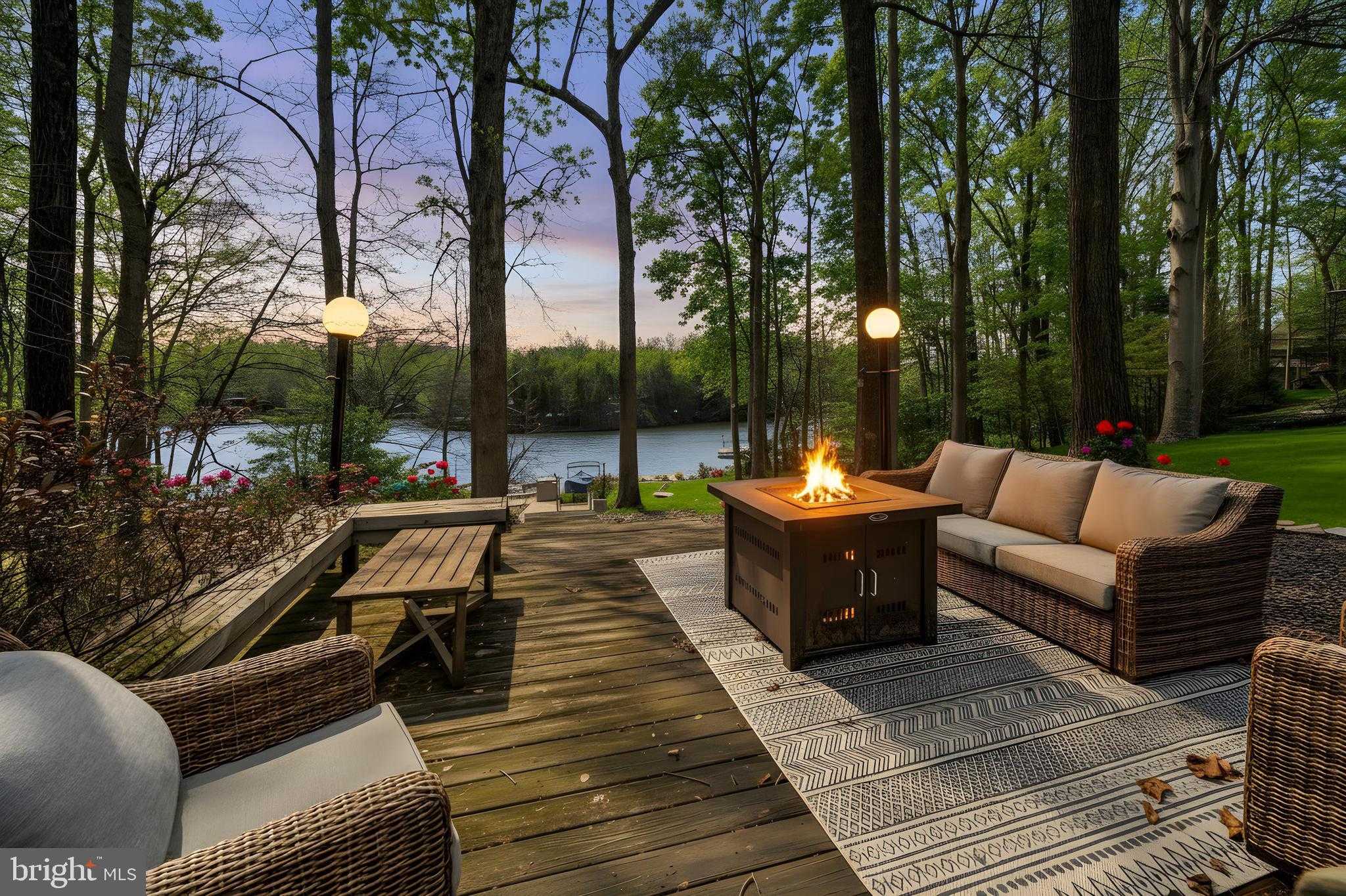 2005 Lakeview Pkwy photo 35