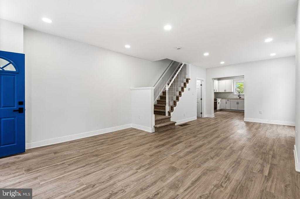 643 Spruce St photo 4