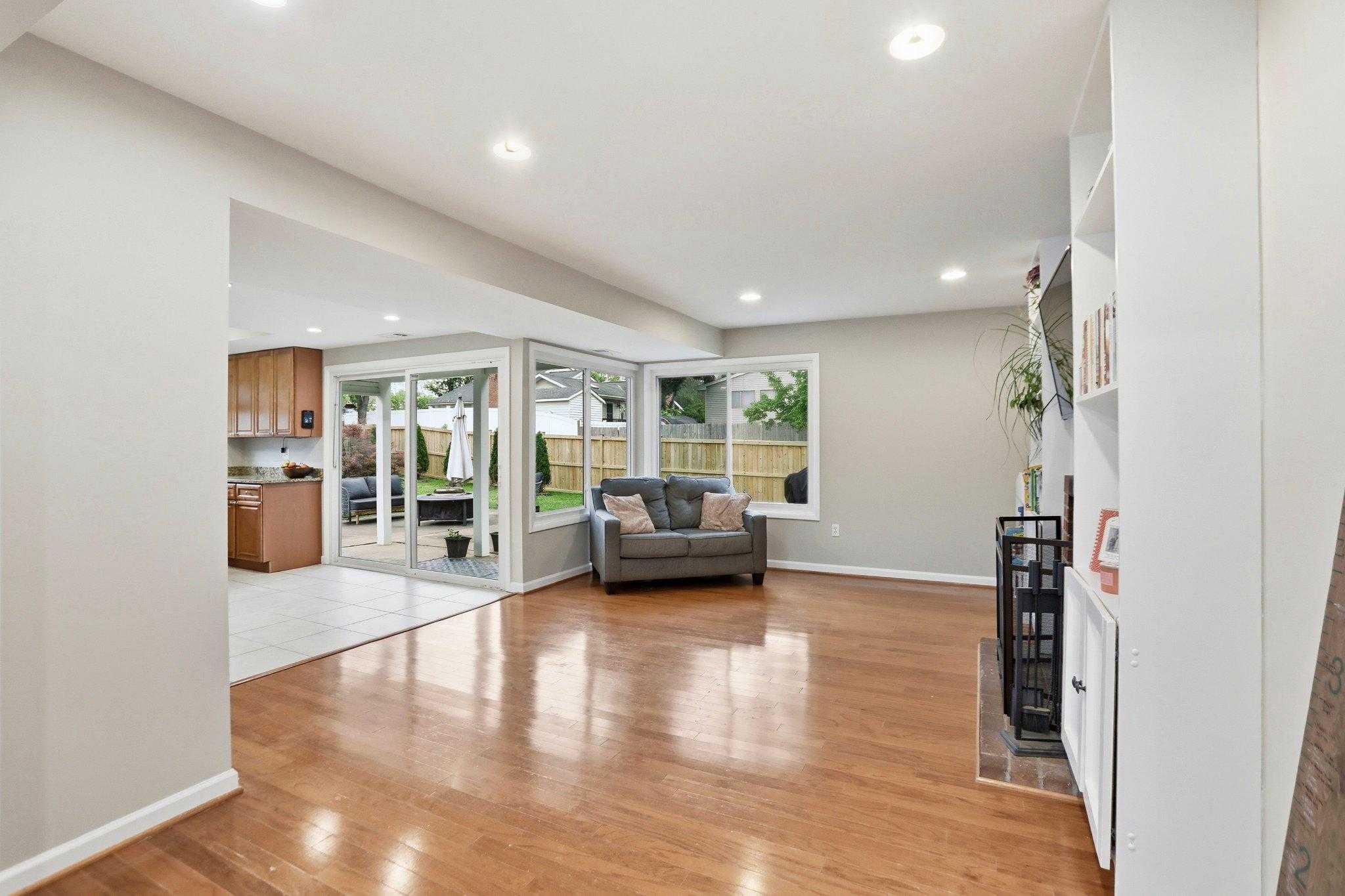 730 Sugarland Run Dr photo 11