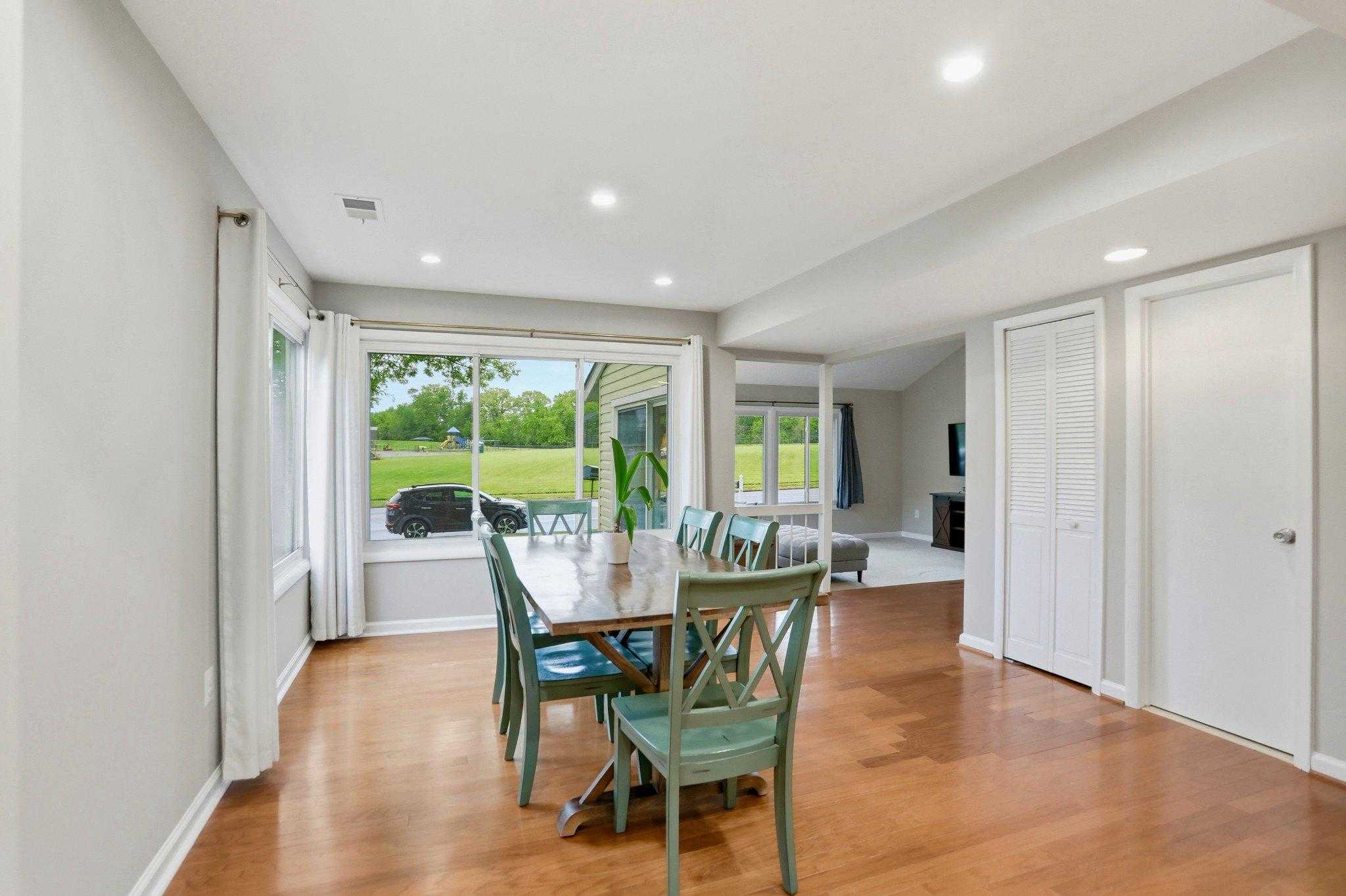730 Sugarland Run Dr photo 7