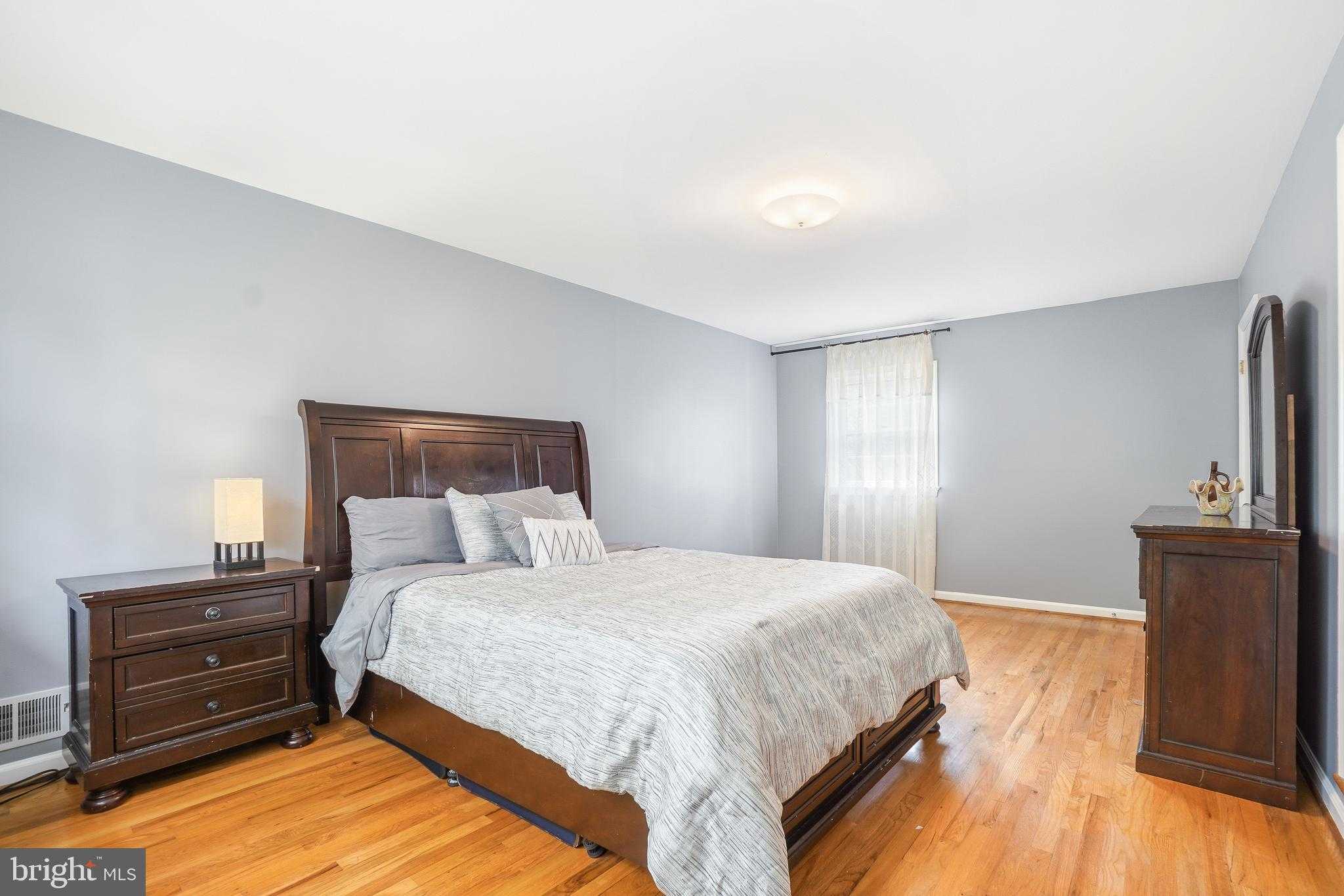 12131 David Dr photo 18