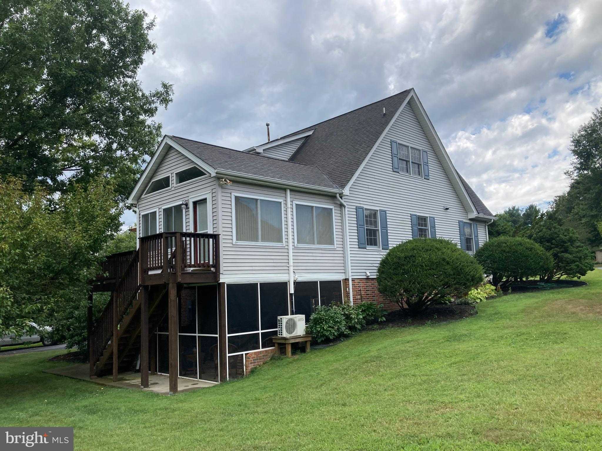 36 Spring CT photo 5