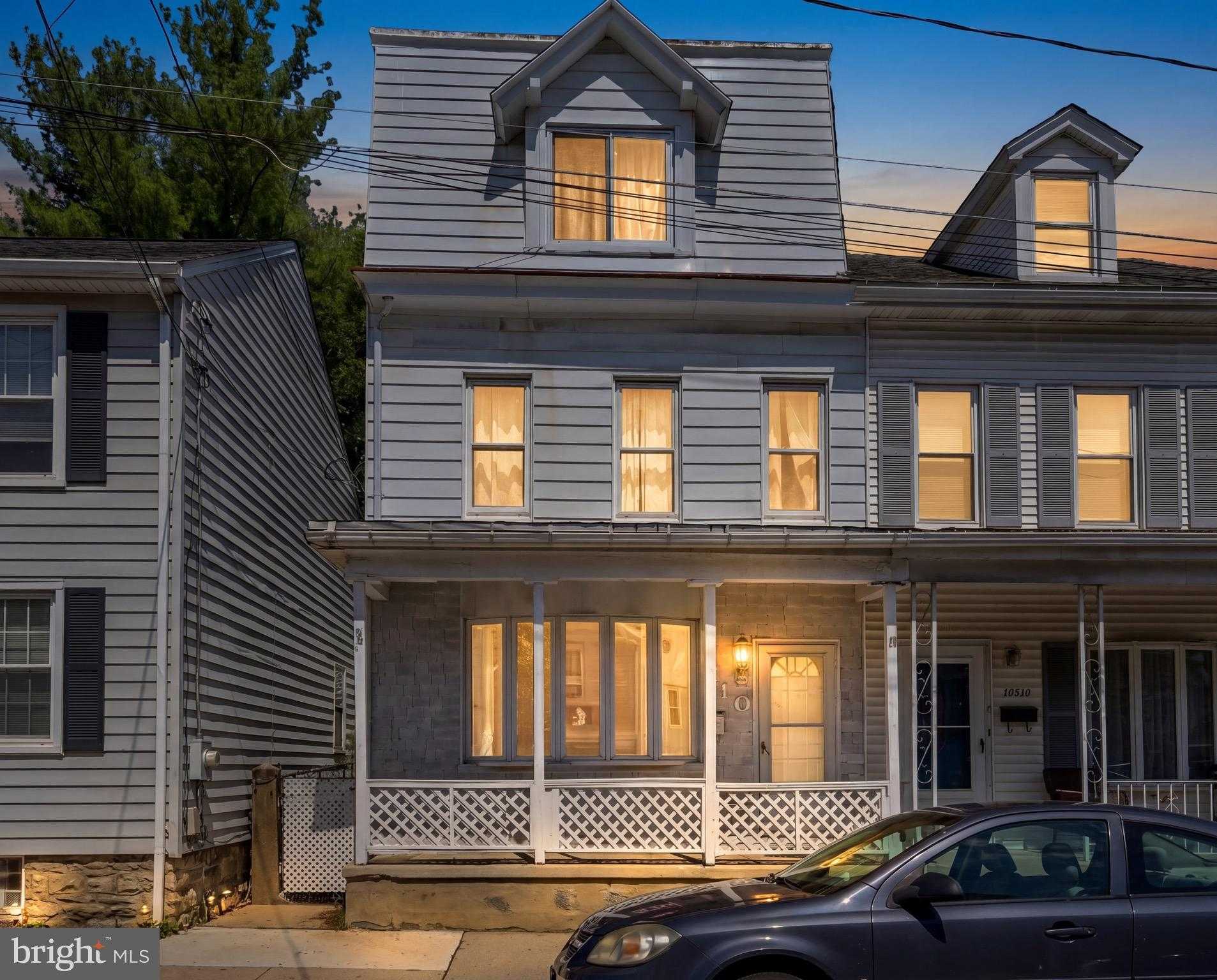 610 W Race St