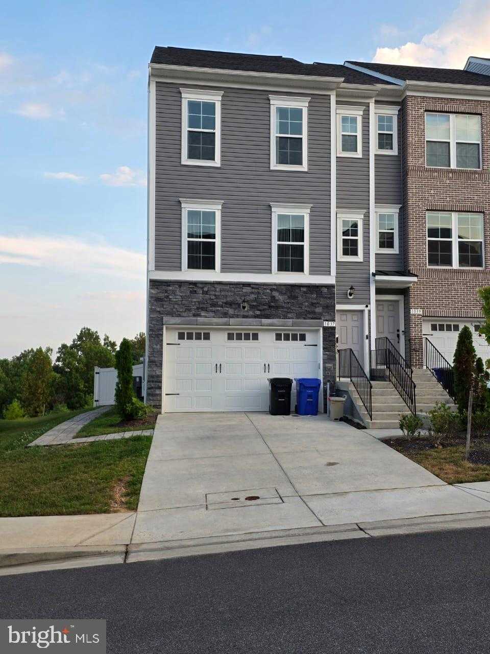 1037 Highpoint Trl