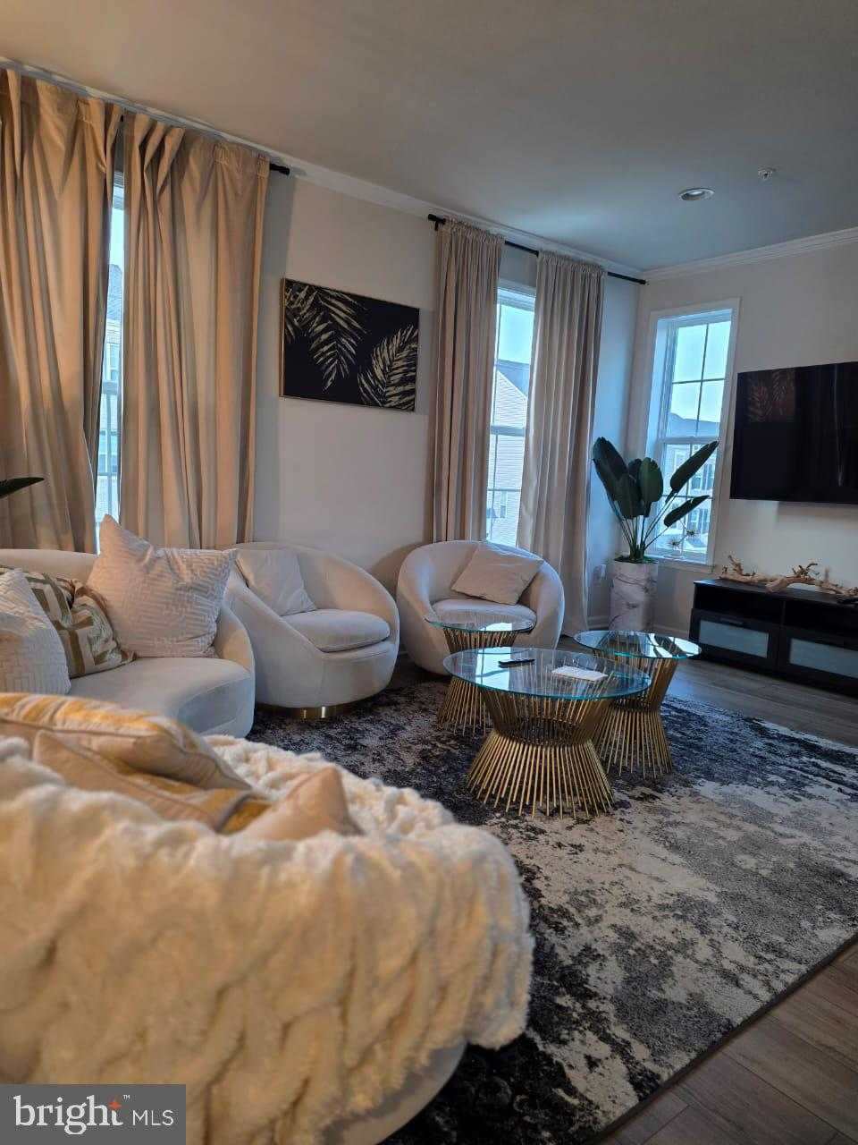 1037 Highpoint Trl photo 4