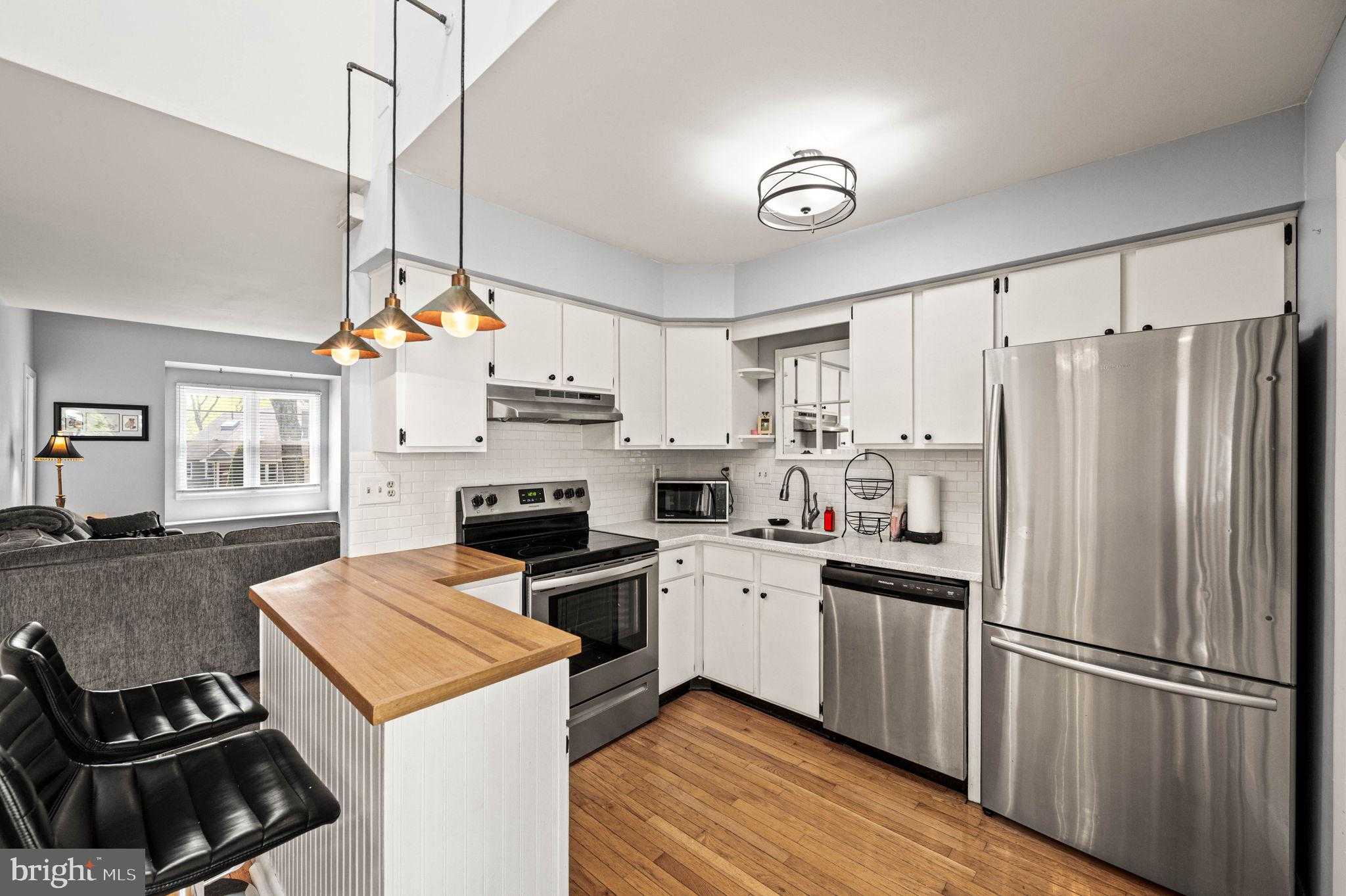 1005 Saint Michaels CT photo 11