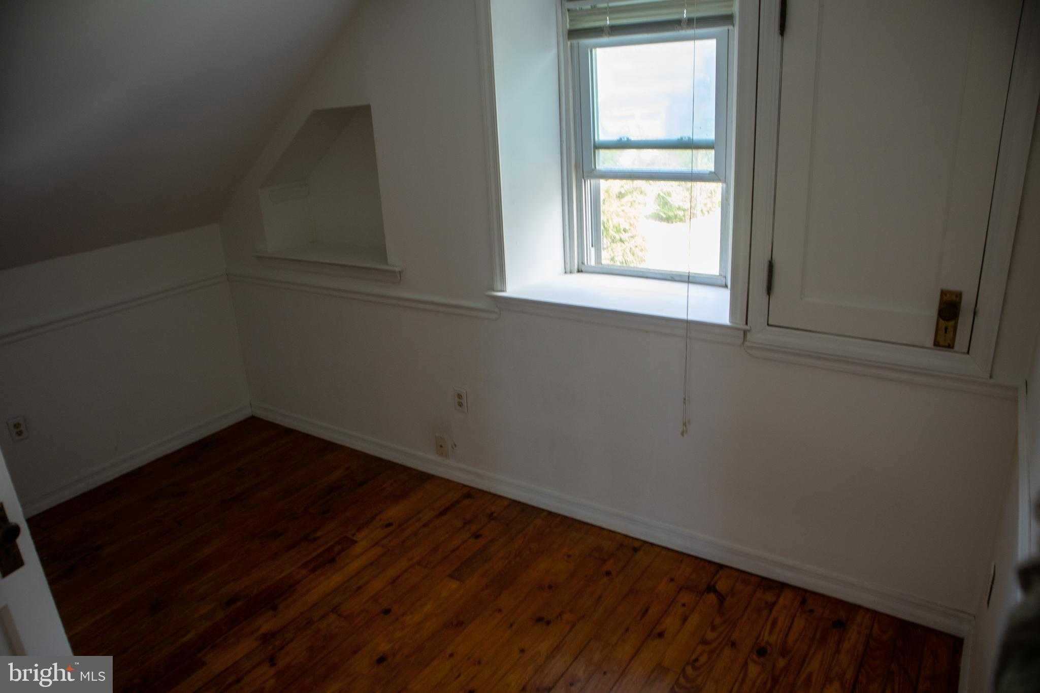 2129R Spring St photo 14