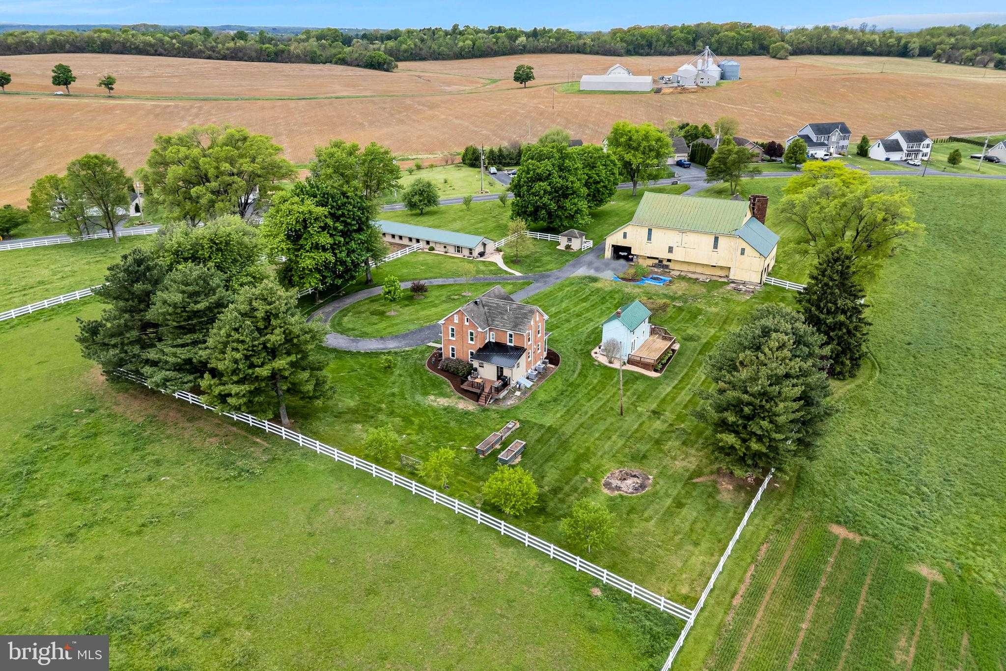 295 Martin Rd photo 64