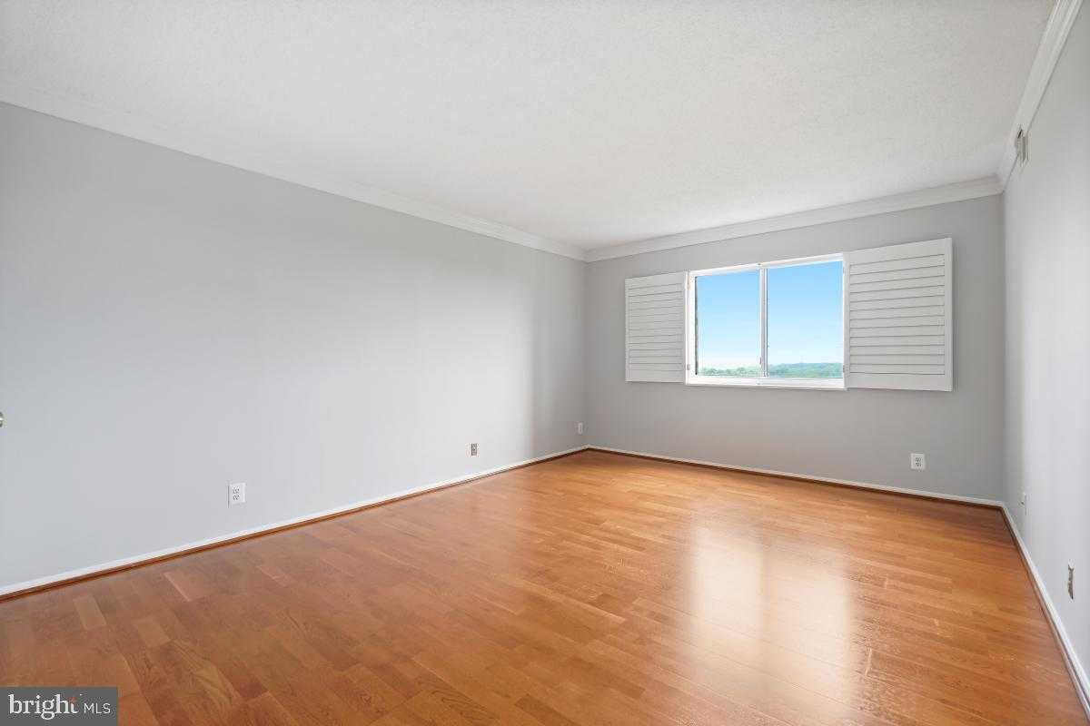 5902 Mount Eagle Dr photo 25
