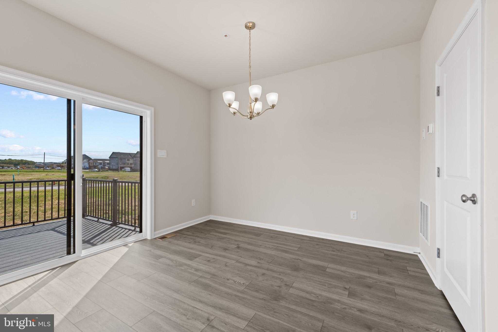 385 Ensemble Way photo 9