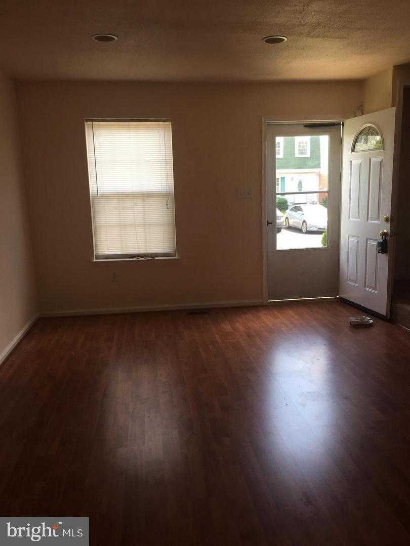 8204 Kilmory CT photo 2