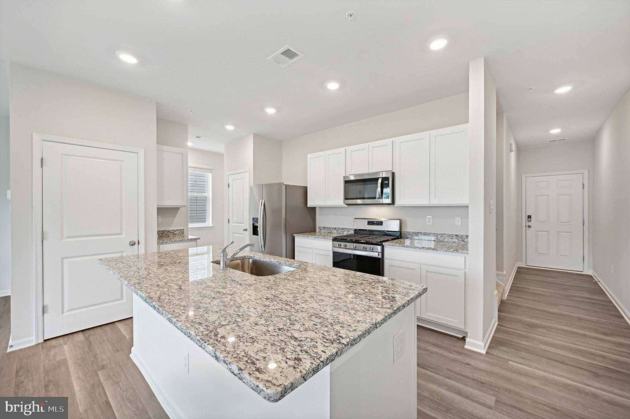 710 Managrass Dr photo 12