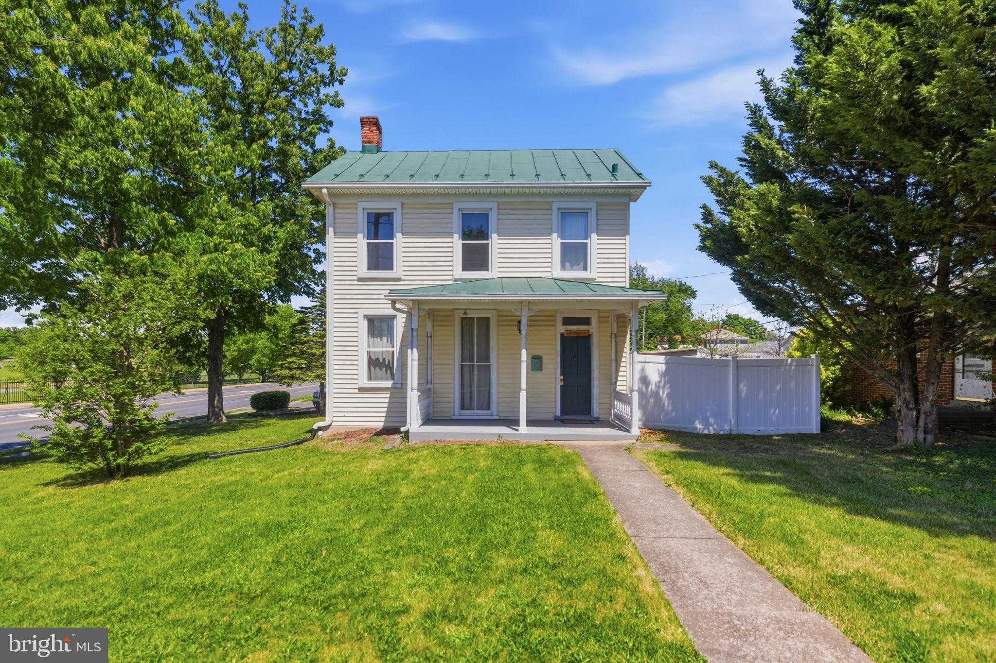 802 E Cork St, Winchester