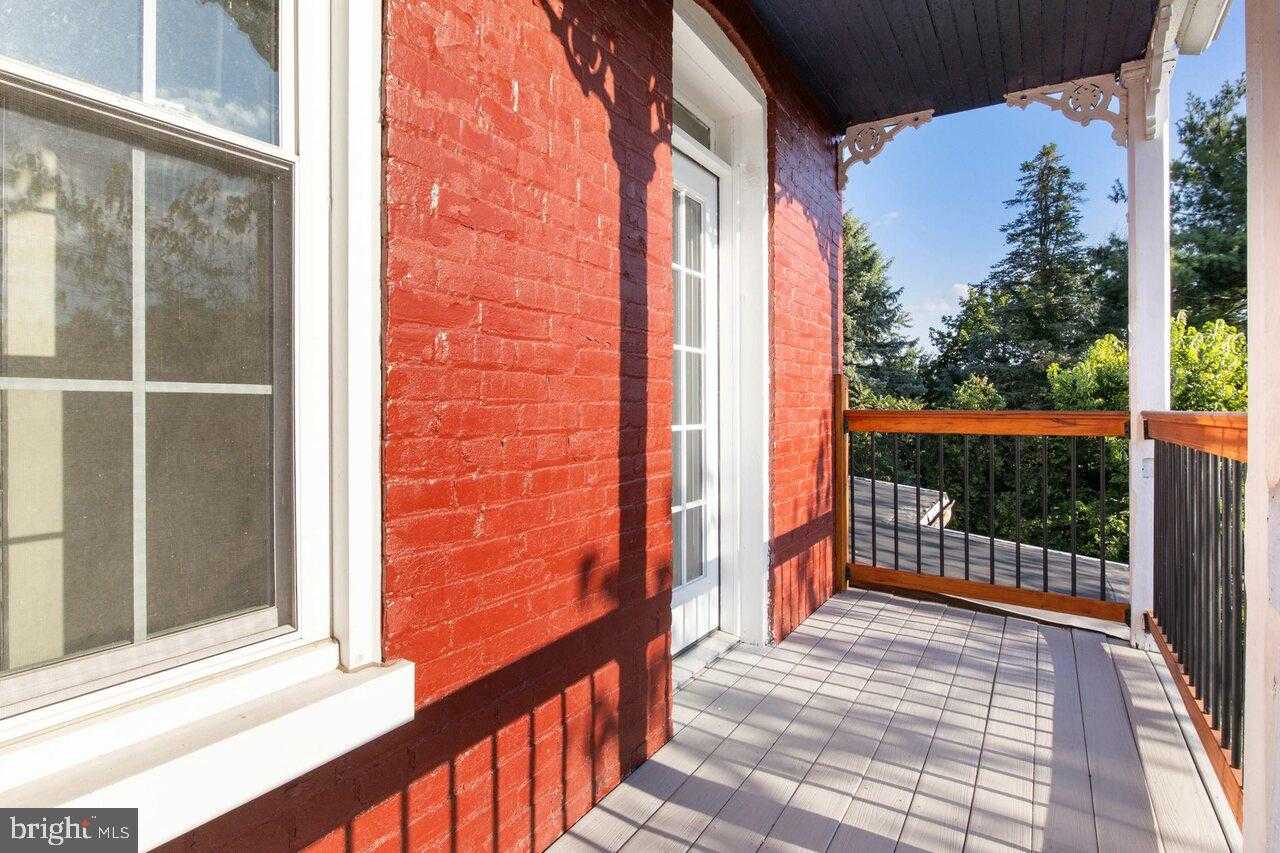 600 Franklin St photo 28