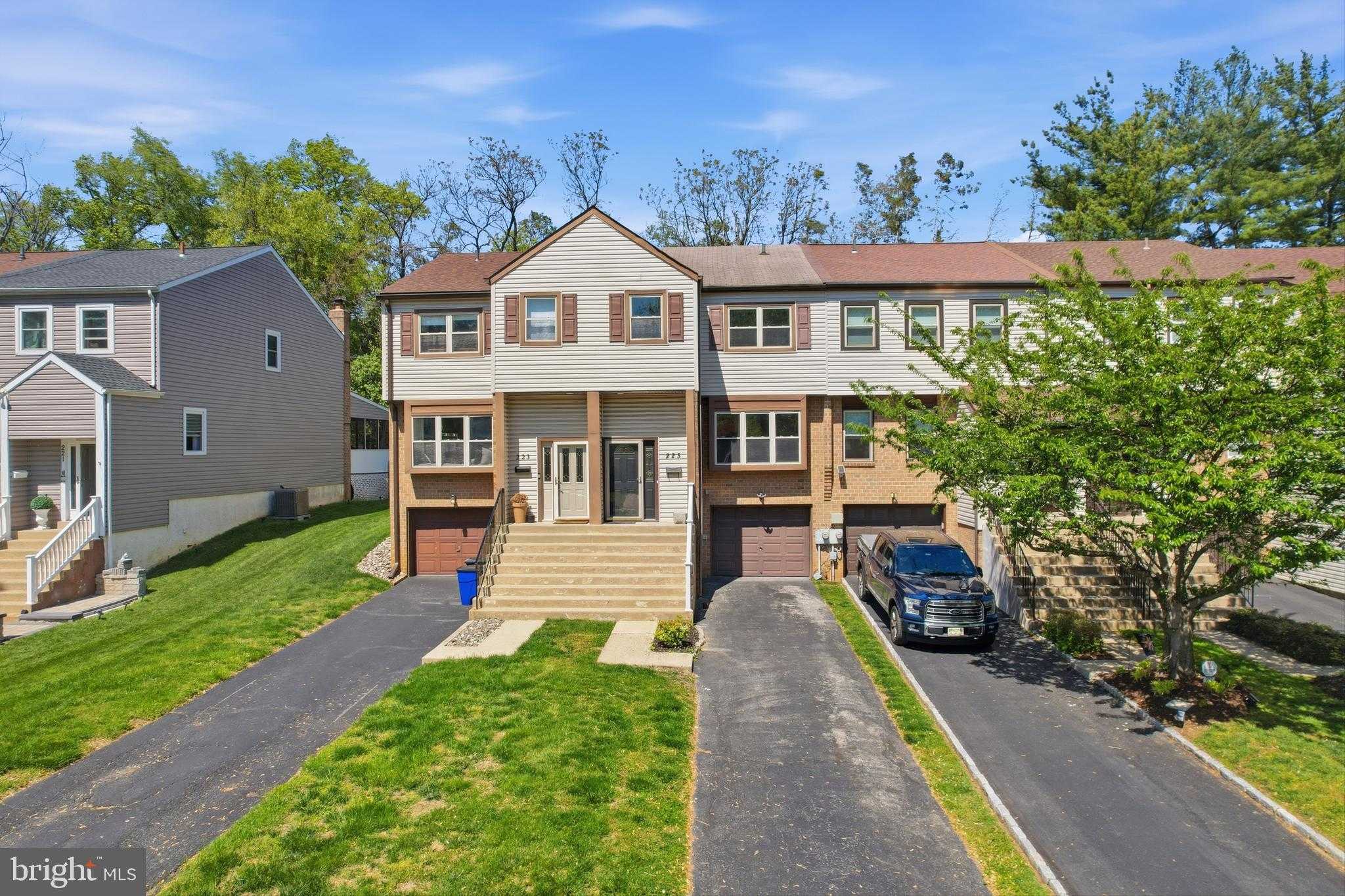 225 Birch Dr photo 2