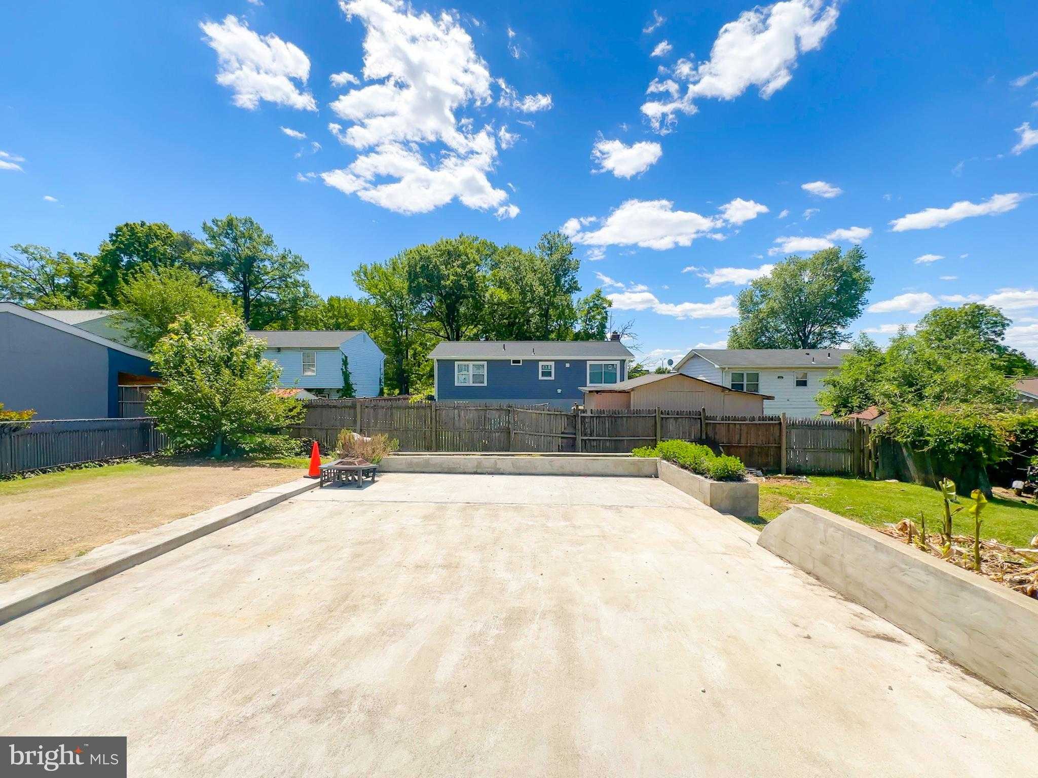 1510 Warren Ave photo 4
