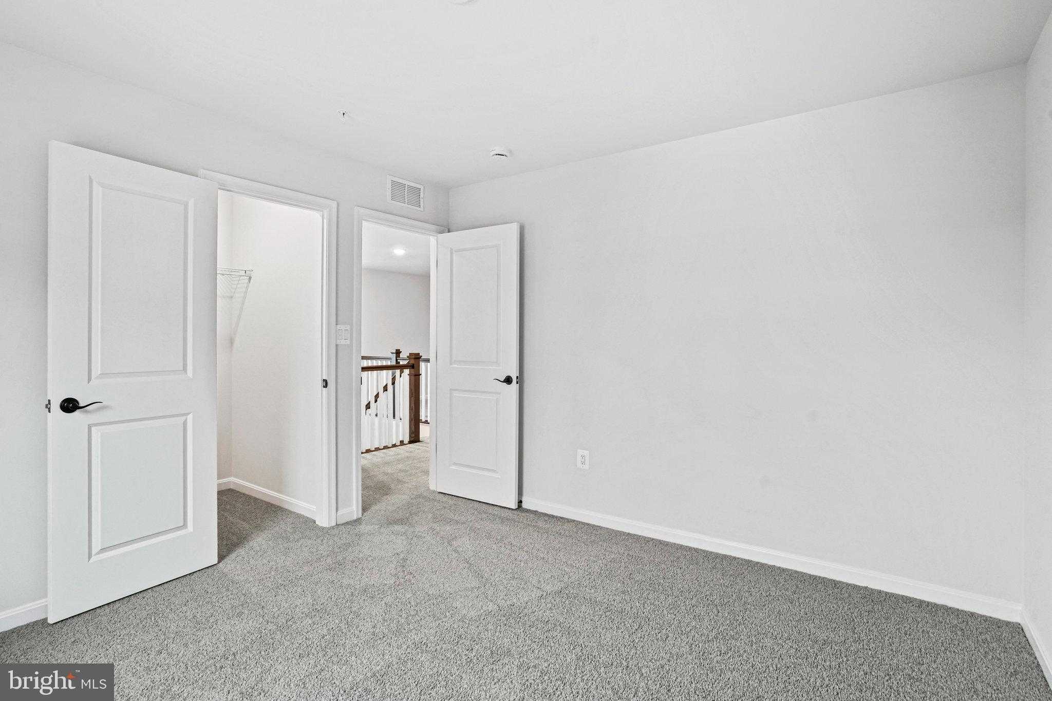 88 Catalpa Dr photo 33