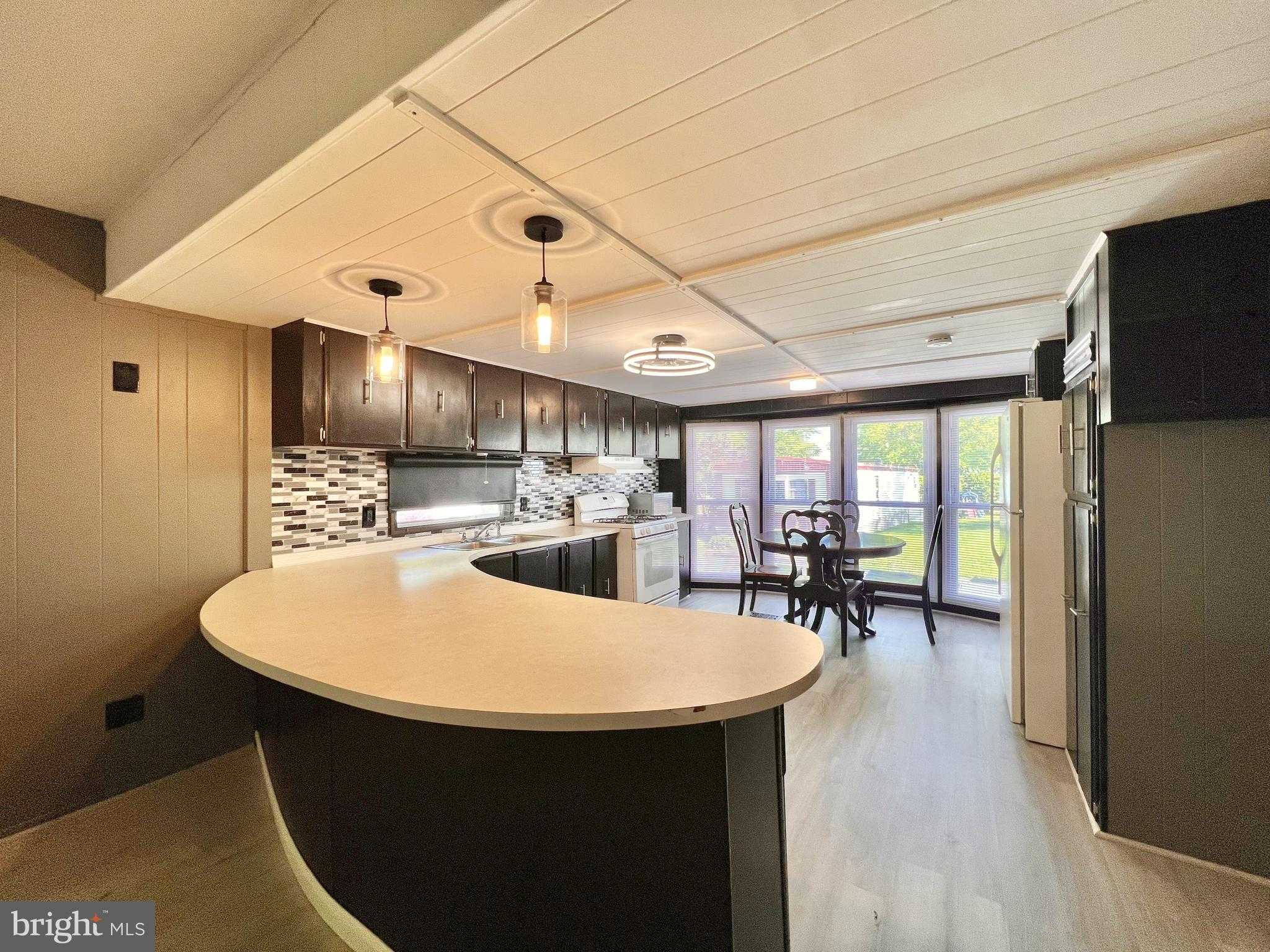 119 Andrew Dr photo 6
