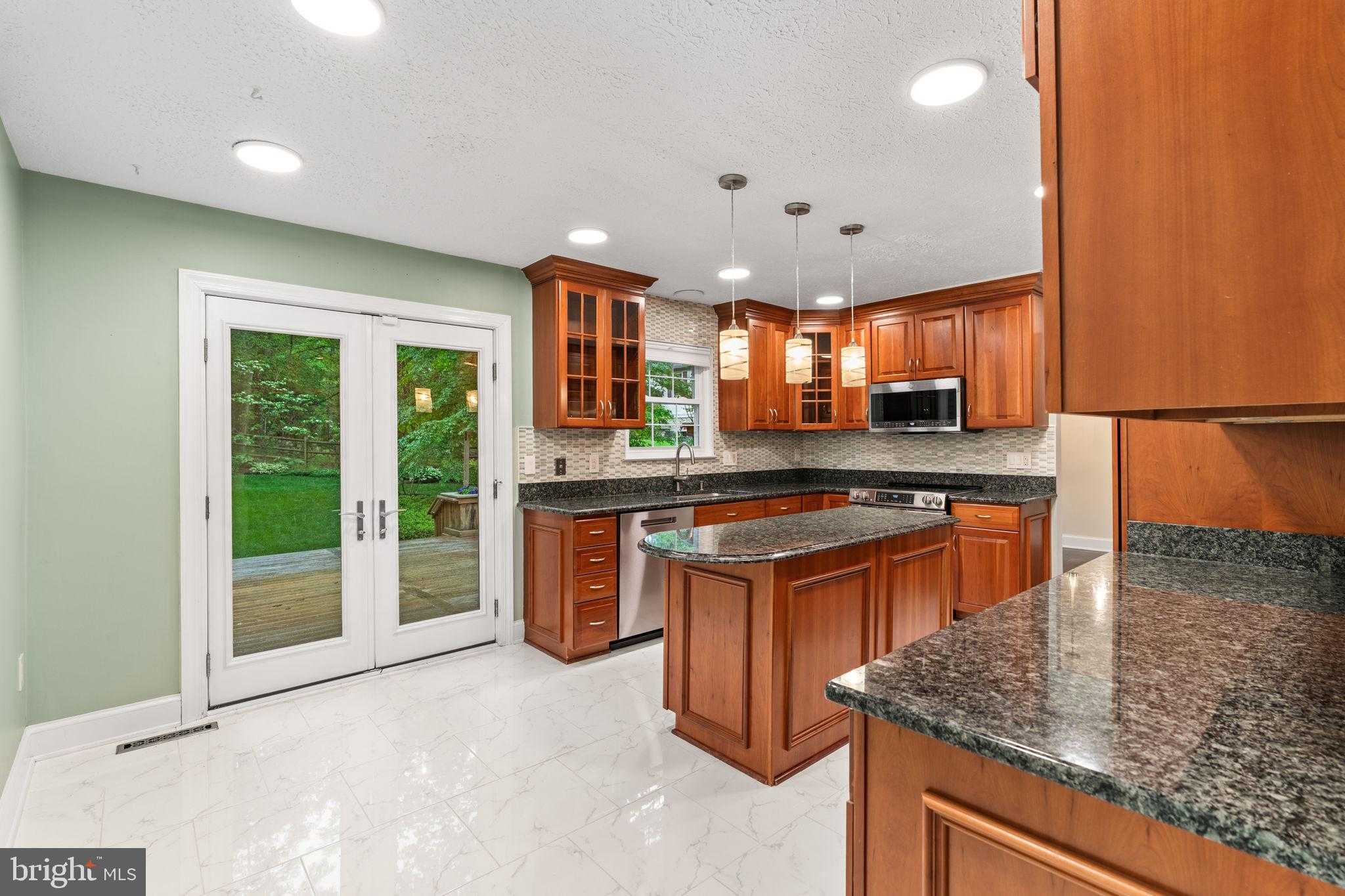 1901 Buckthorn Ln photo 17