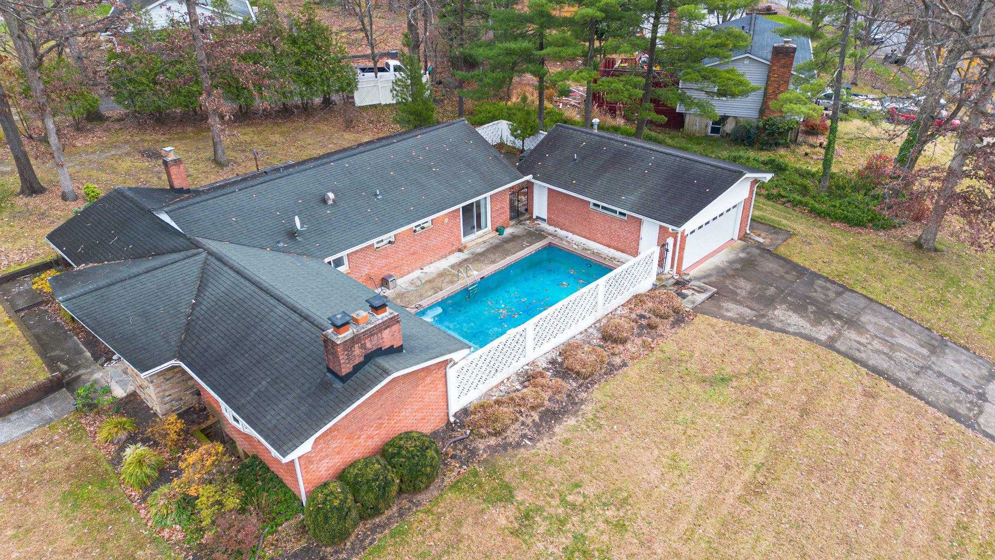 2127 Fernglen Way photo 2