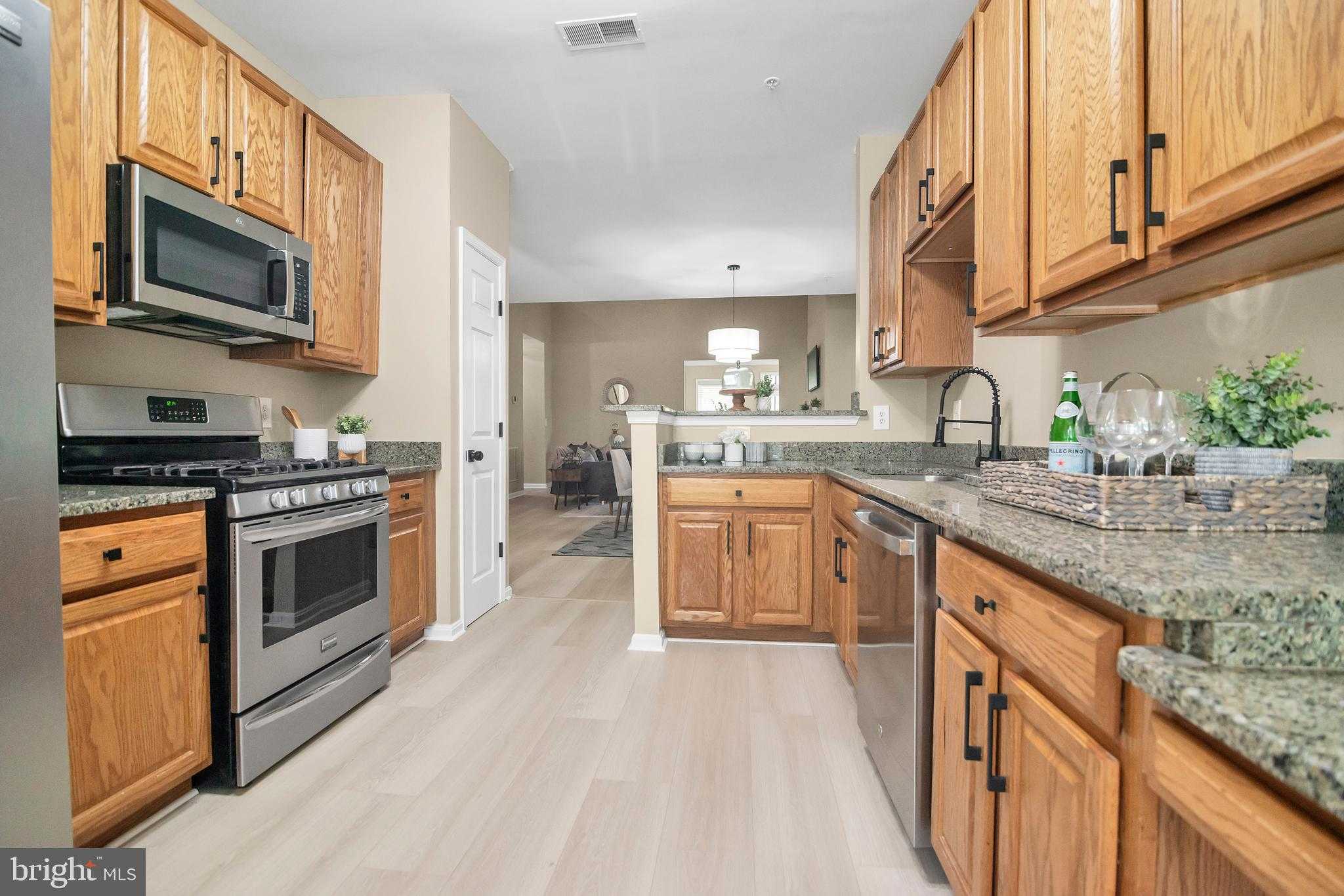 302 Fidgeway Ln photo 3