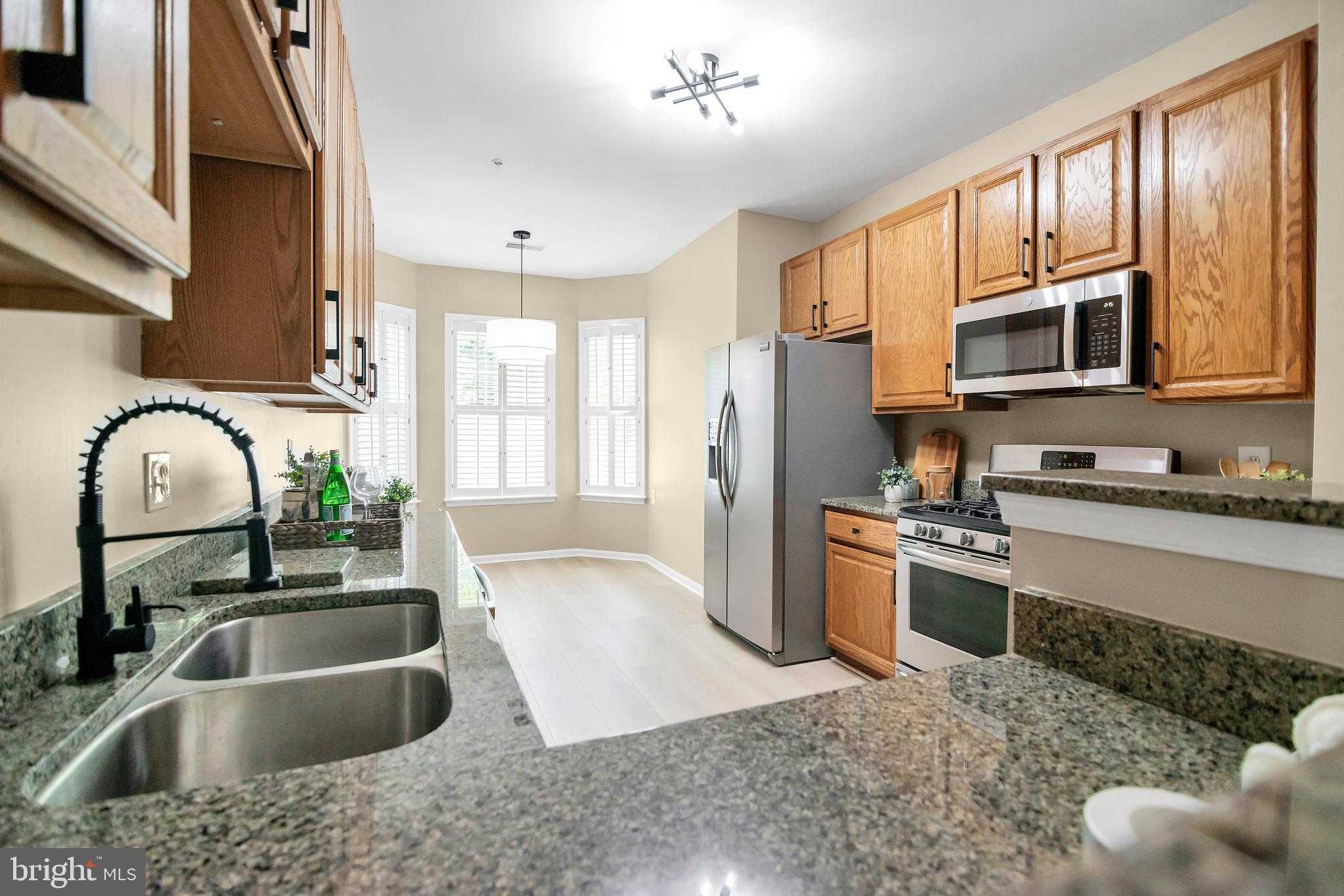 302 Fidgeway Ln photo 5