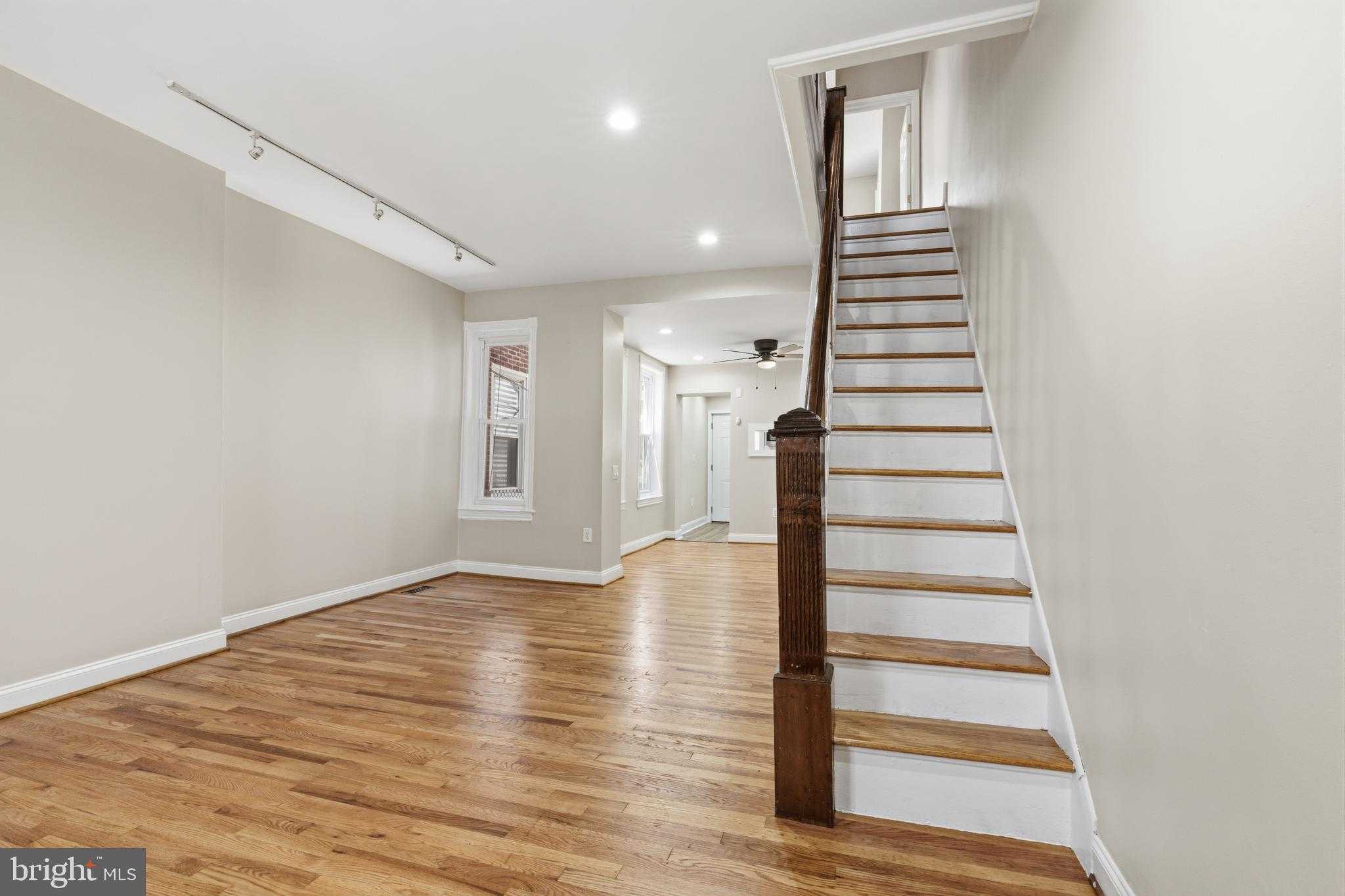 2822 Cedar St photo 5