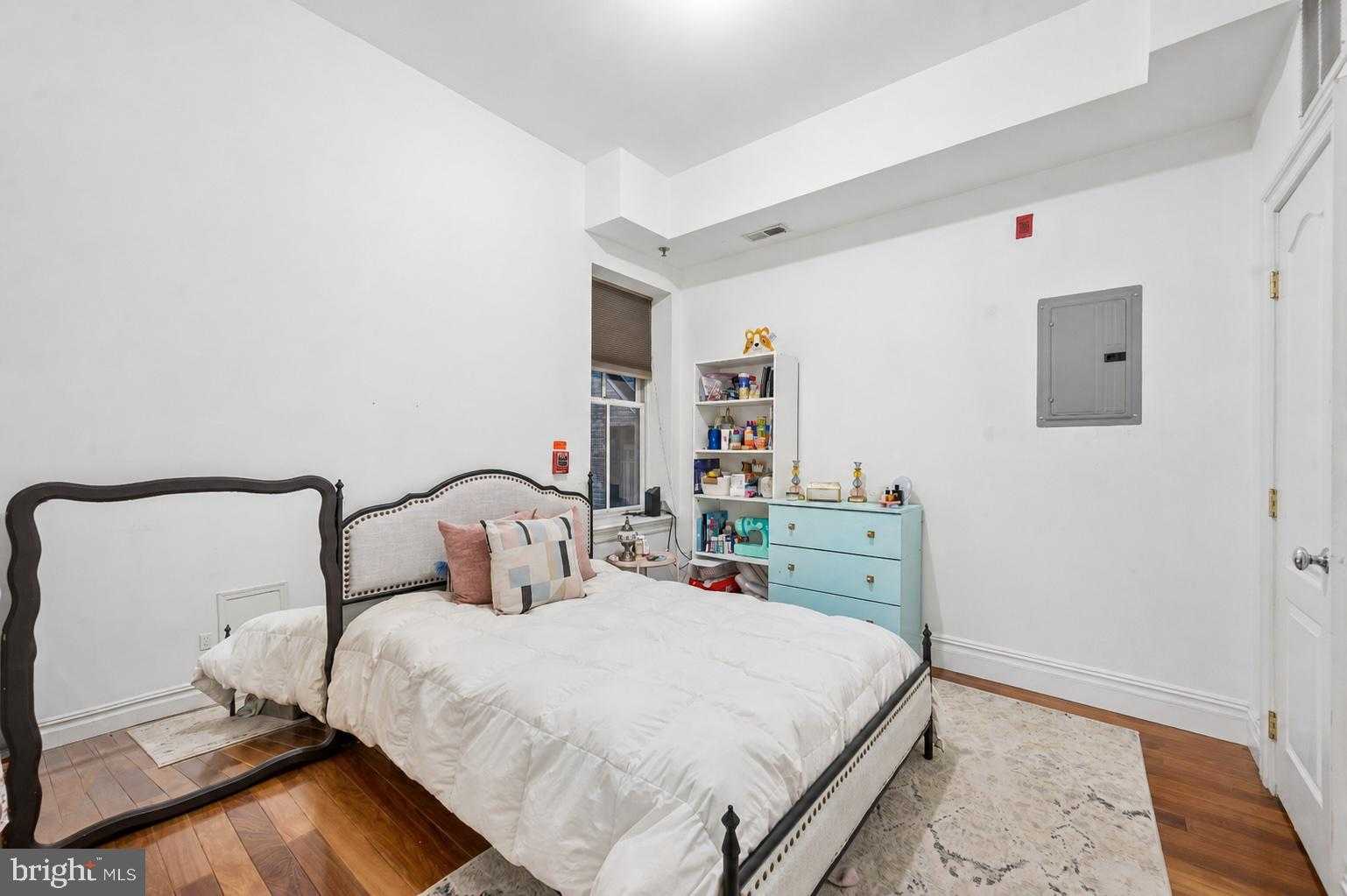 1813 Spruce St Apt 2f photo 17