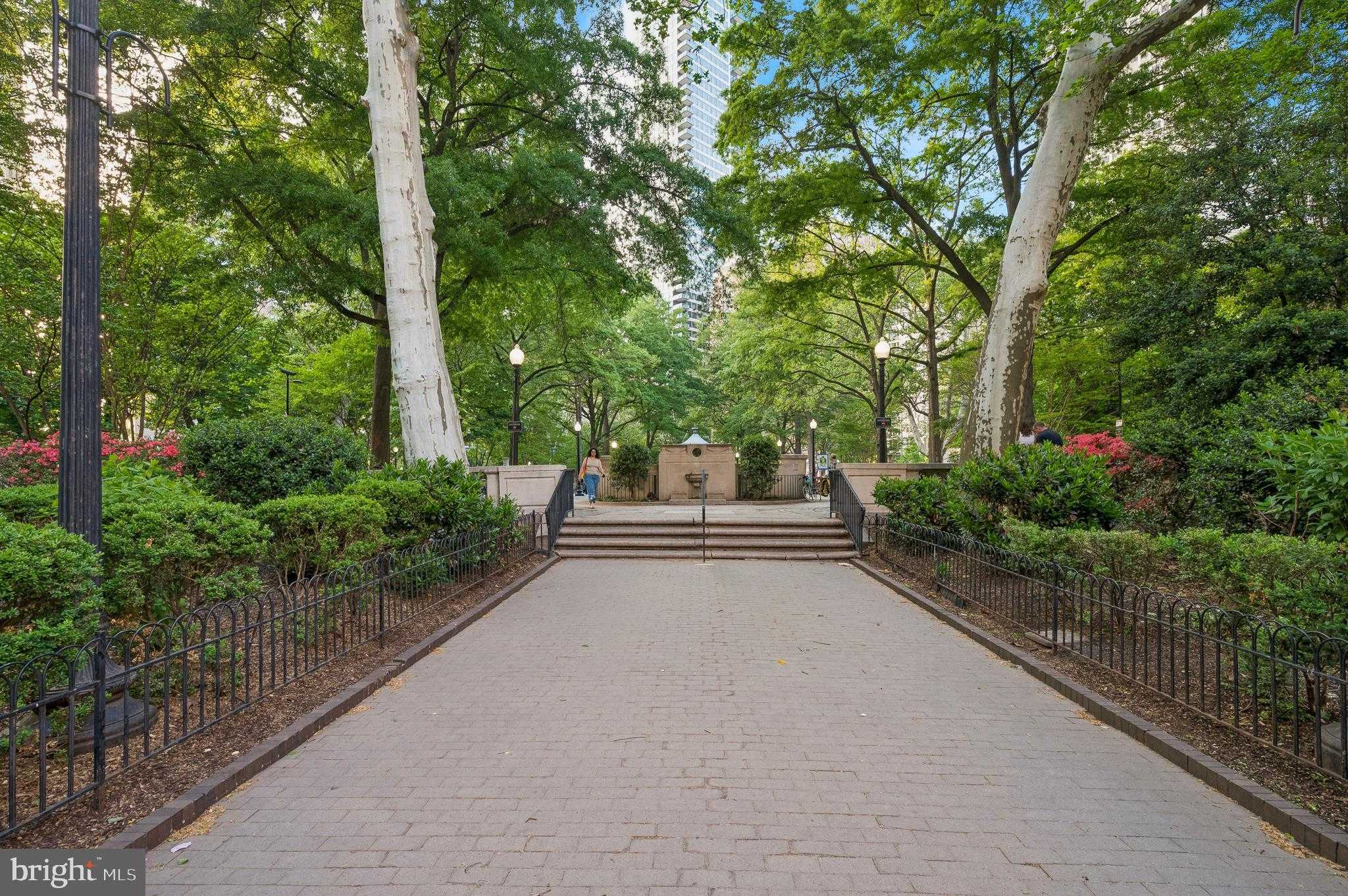 1813 Spruce St Apt 2f photo 23