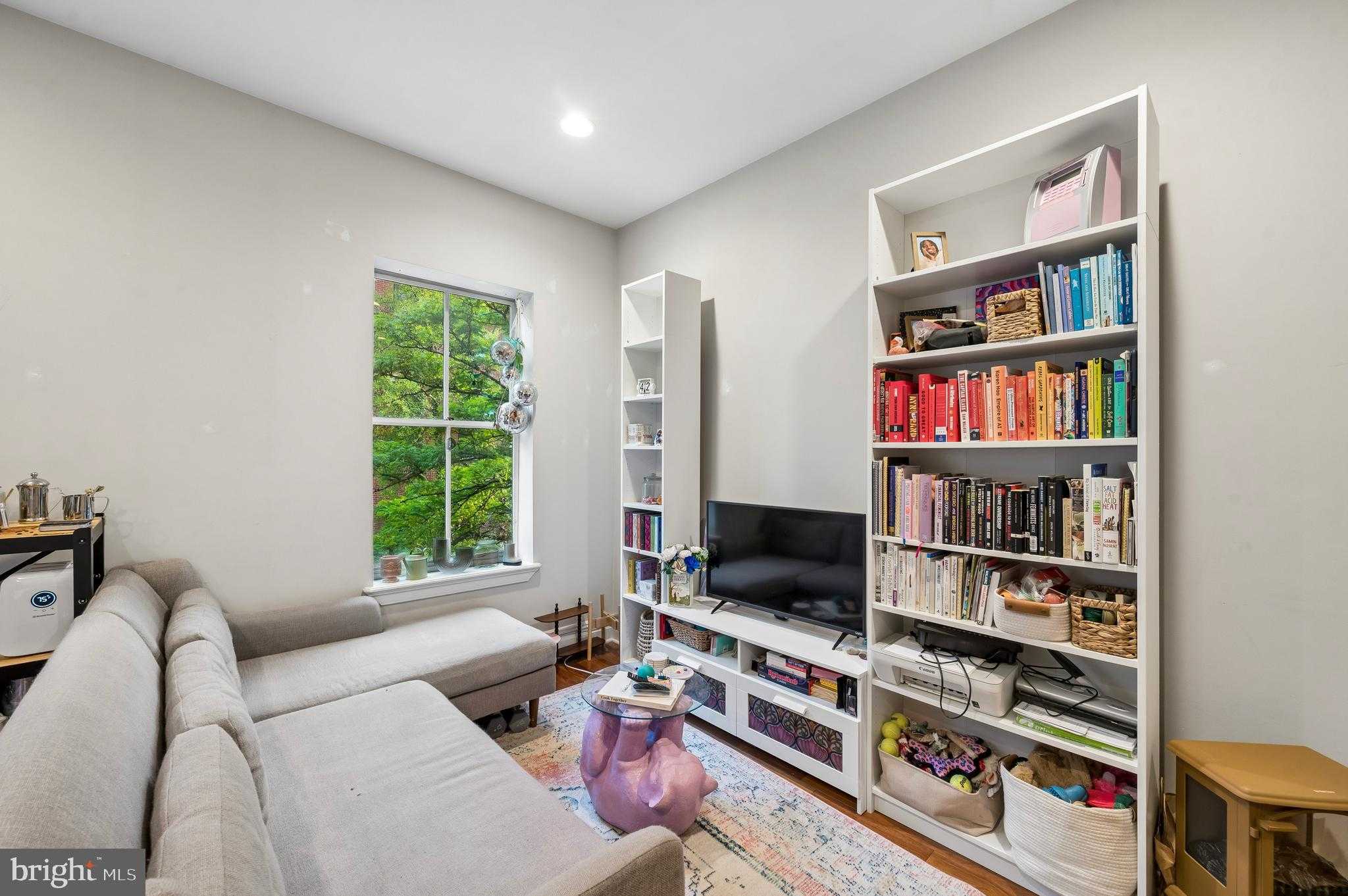 1813 Spruce St Apt 2f photo 8