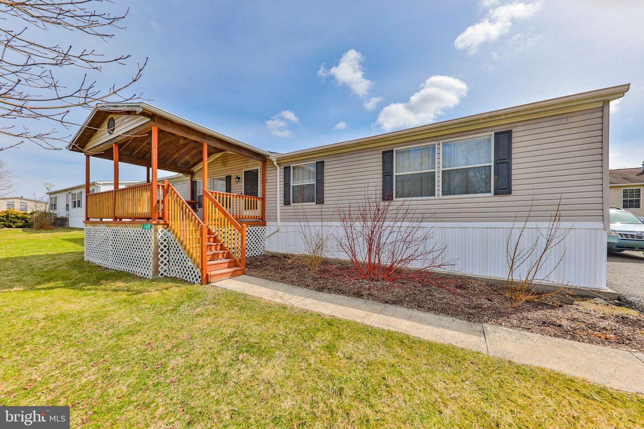 160 Ashley Ln photo 3